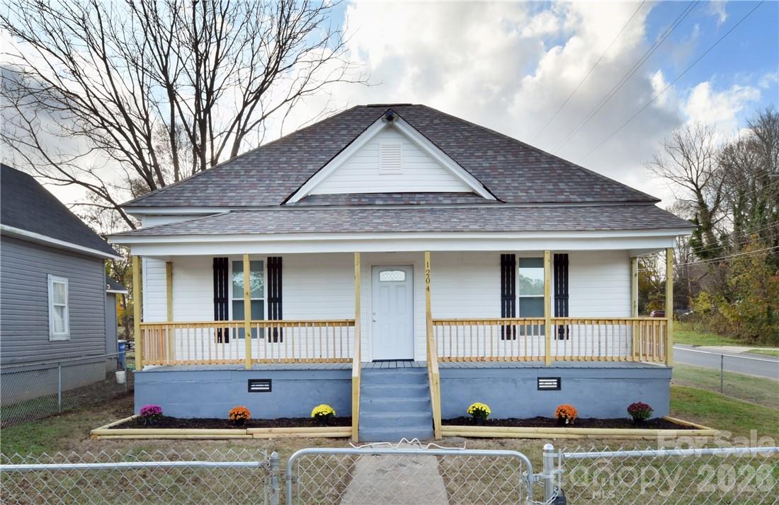 1204 4th St, Statesville, NC 28677