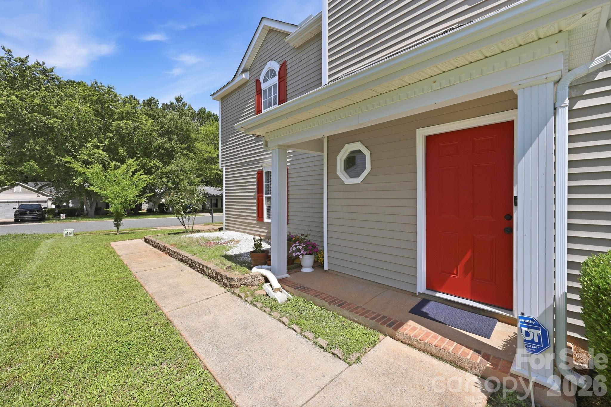 6912 Alanbrook Rd, Charlotte, NC 28215