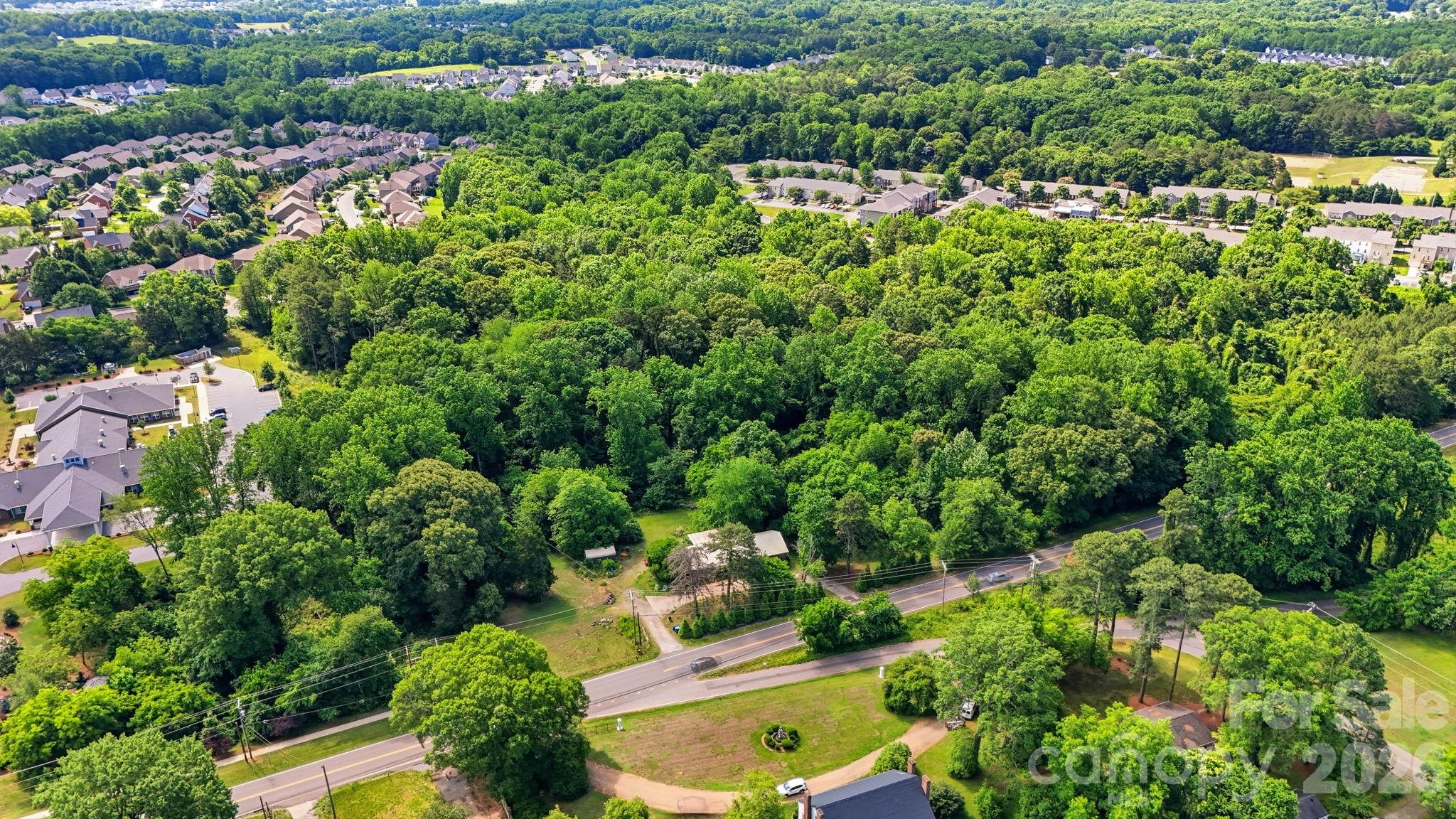 1321 Mecklenburg Hw, Mooresville, NC 28115