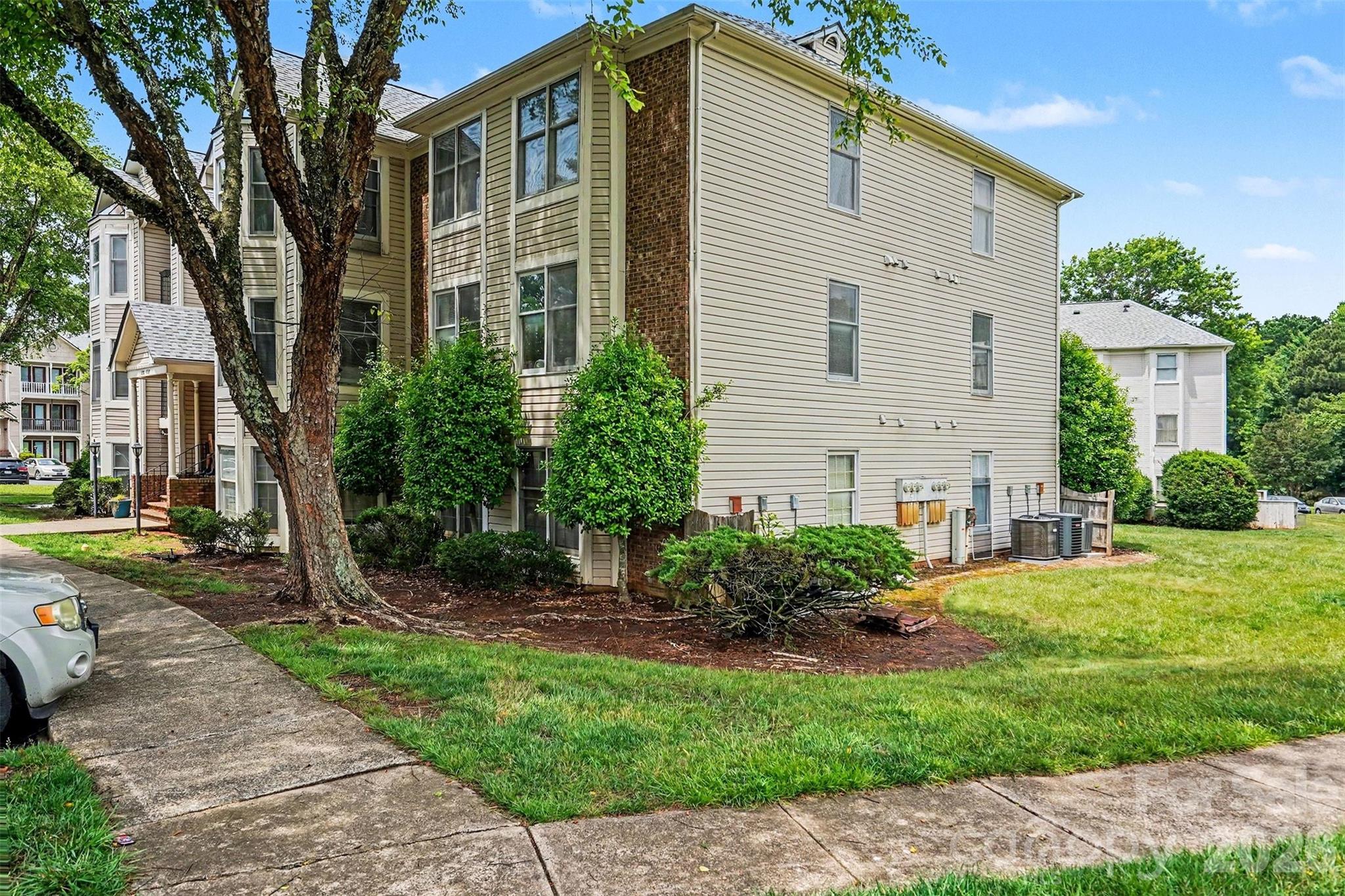6223 Rosecroft Dr #3, Charlotte, NC 28215