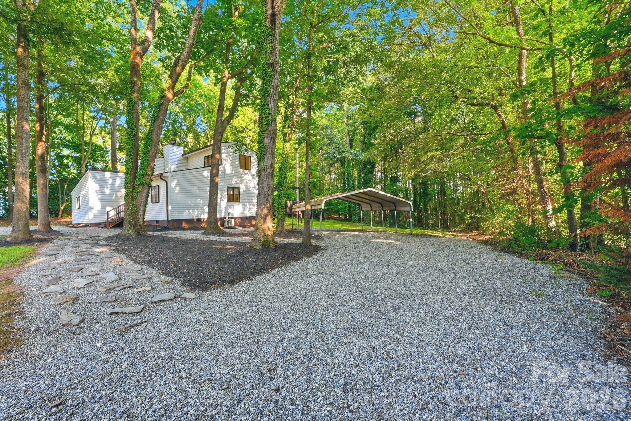 127 Rustic Way Ln, Mooresville, NC 28117