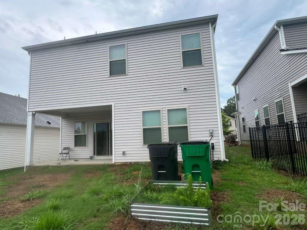 11908 Redleaf Dr, Charlotte, NC 28215