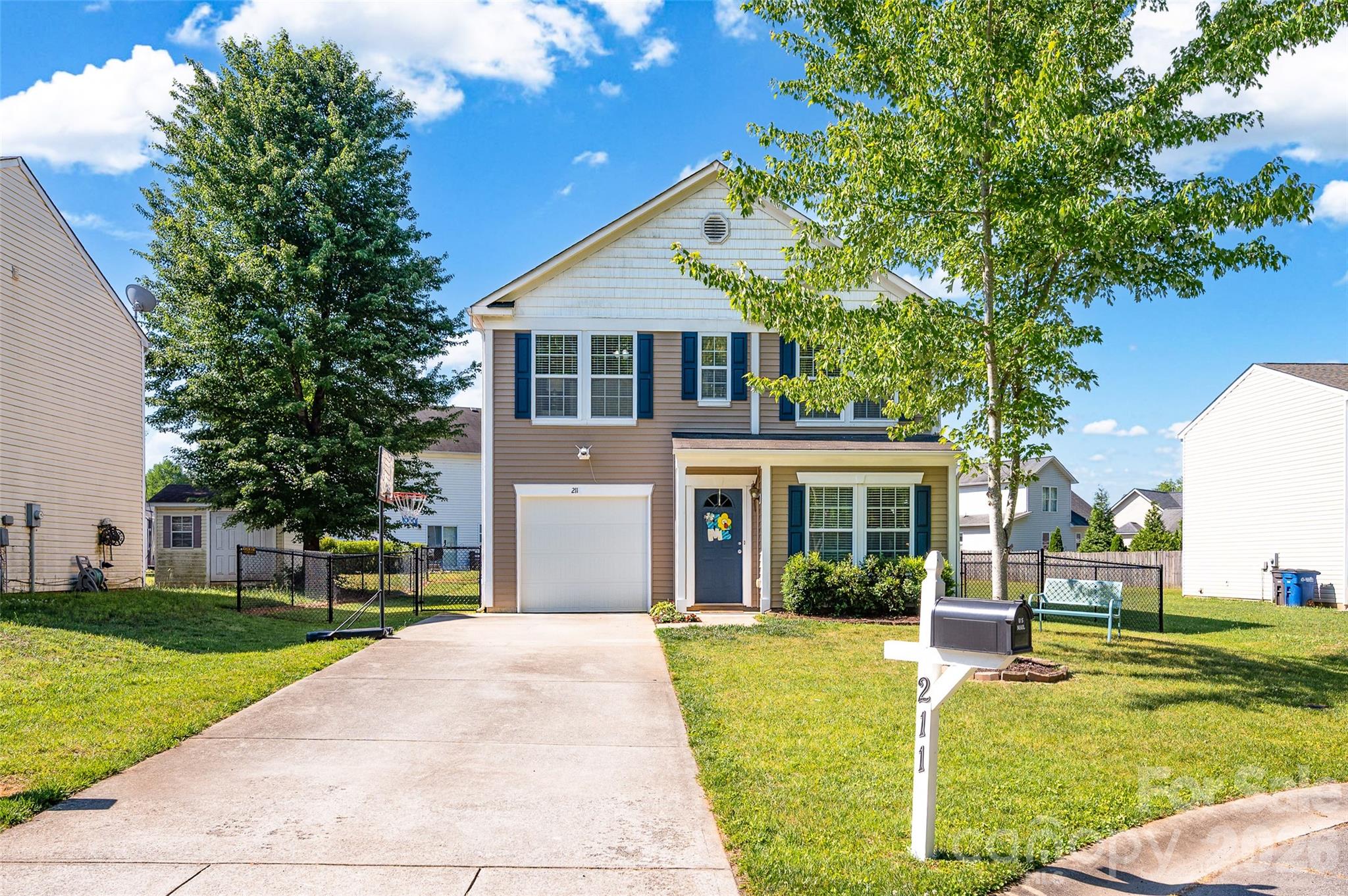 211 Wolf Creek Ln, Statesville, NC 28625