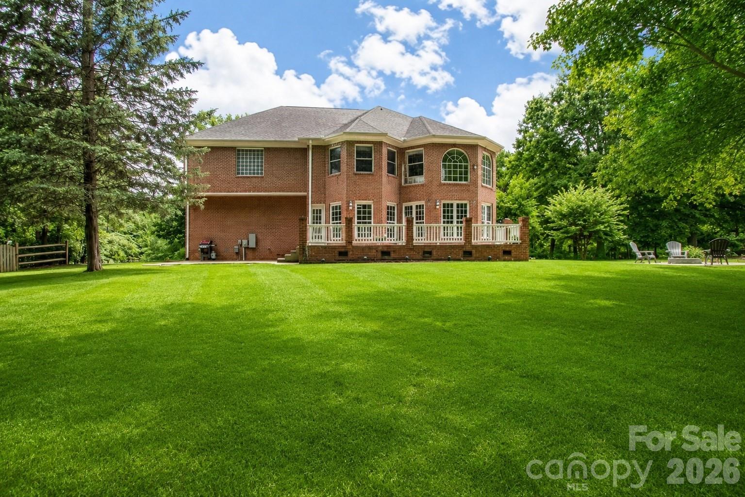 1015 Estate Ln, Matthews, NC 28104