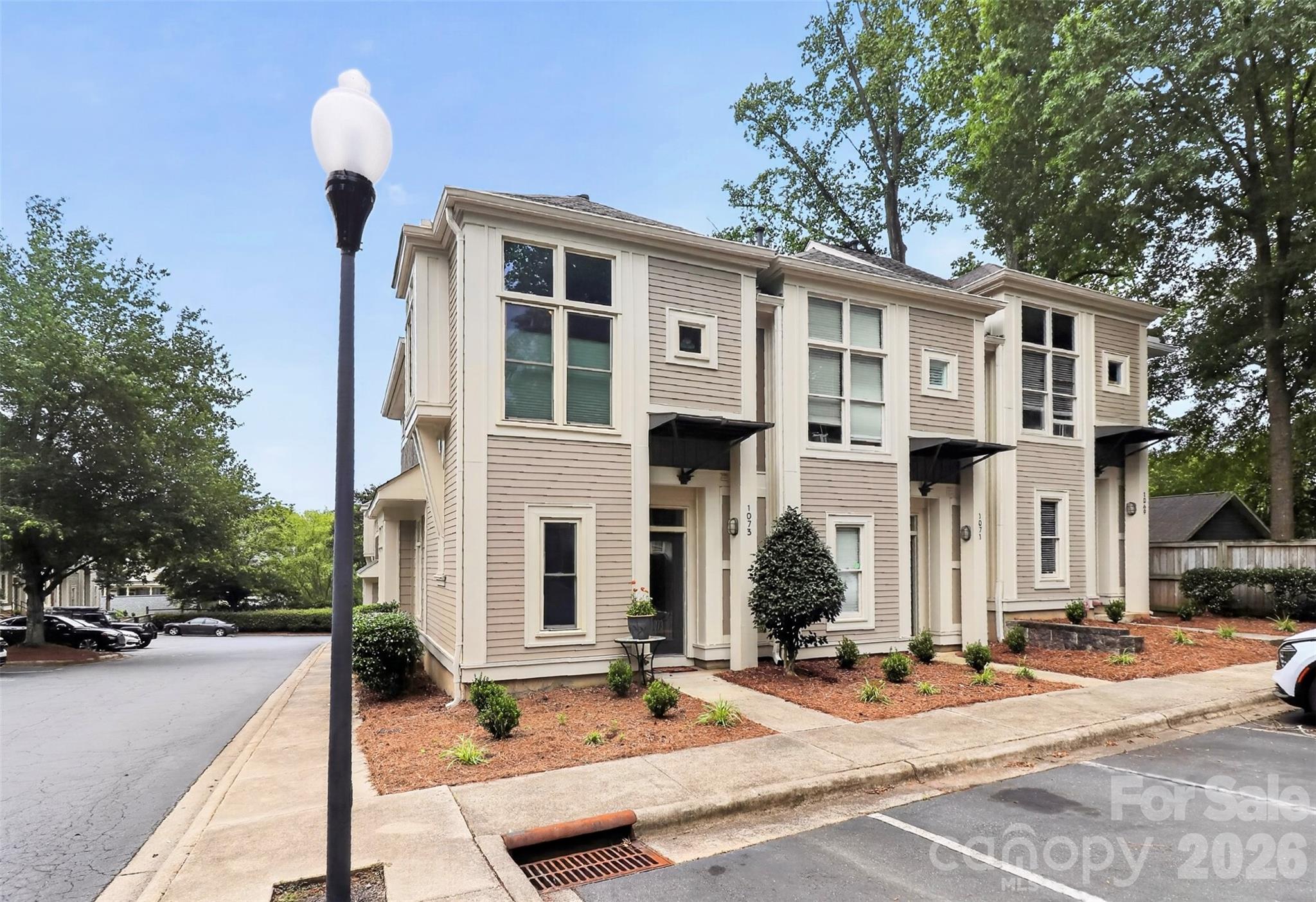 1073 Park West Dr, Charlotte, NC 28209