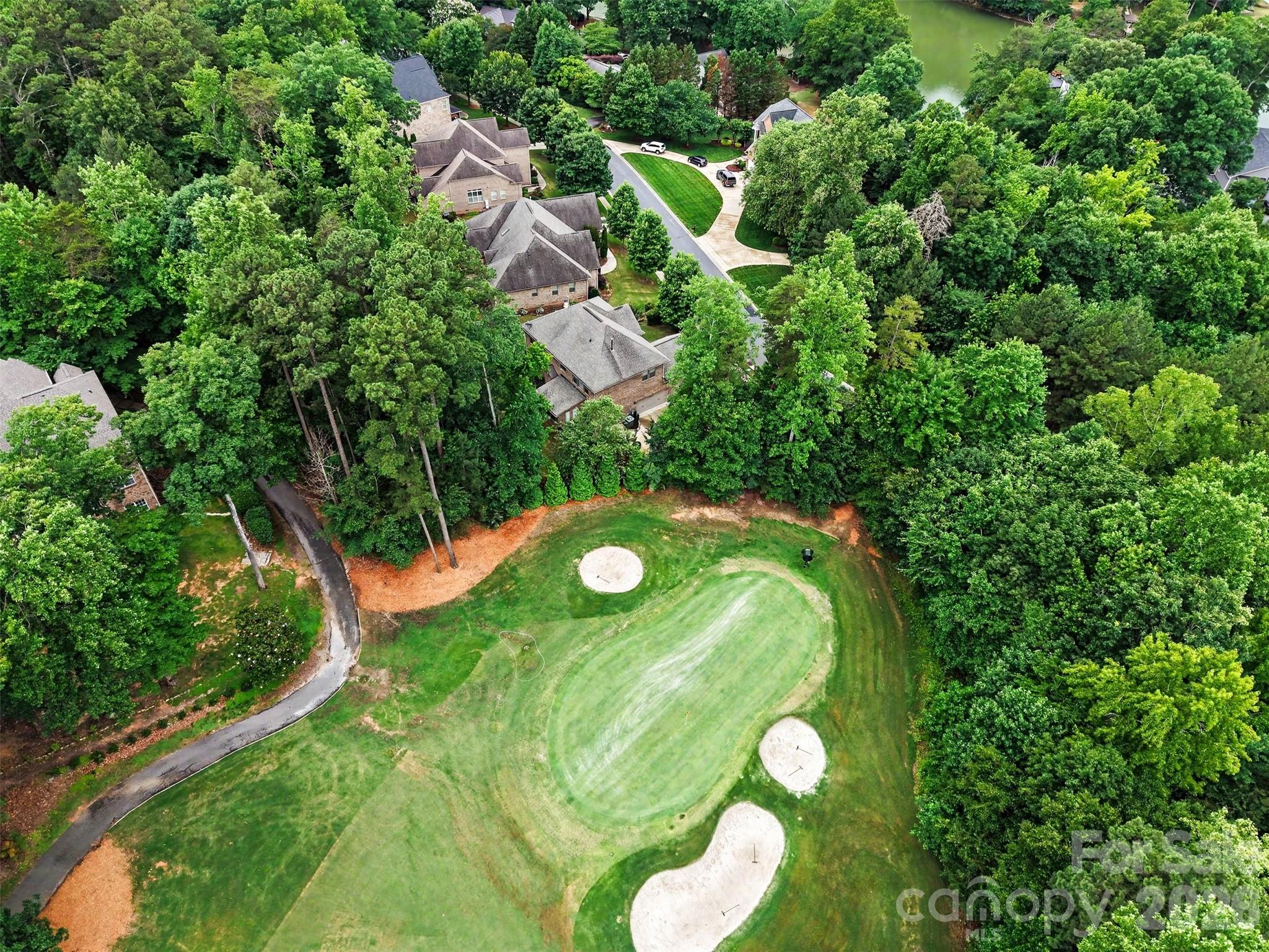 16524 Crosshaven Dr, Charlotte, NC 28278