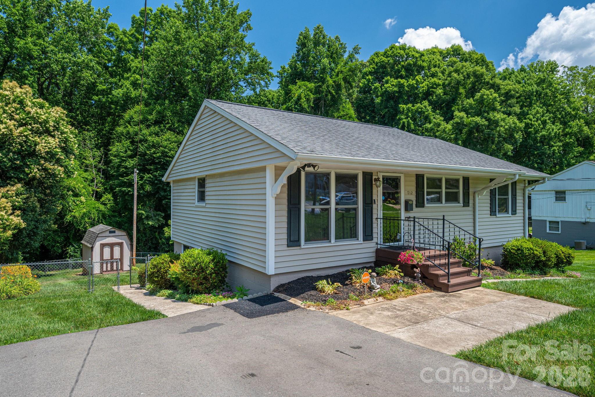 712 Crestwood Ave, Gastonia, NC 28054