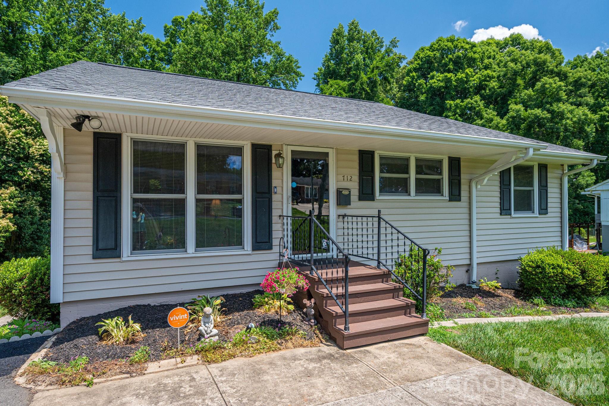 712 Crestwood Ave, Gastonia, NC 28054
