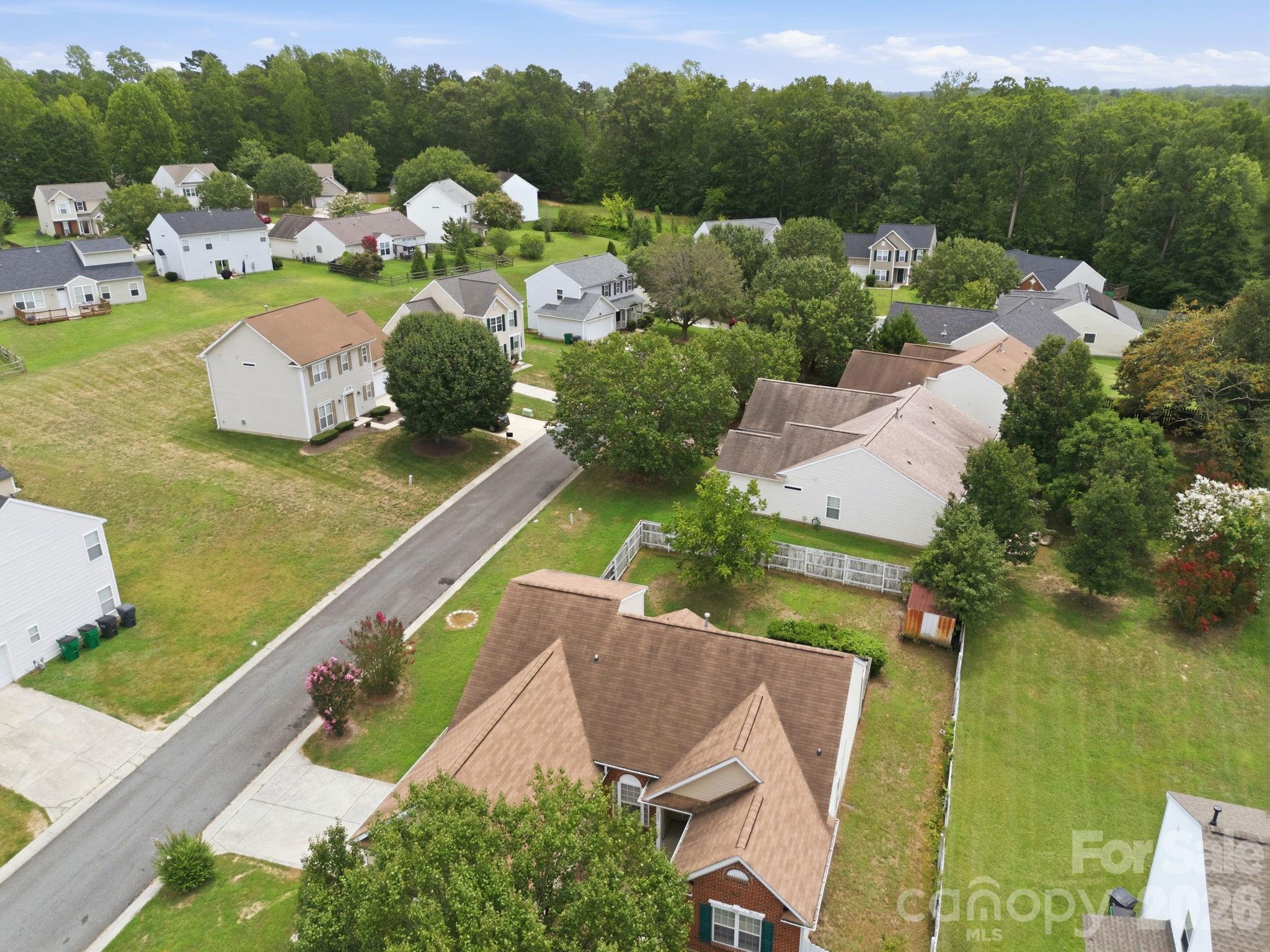 6826 Chieftain Dr, Charlotte, NC 28216