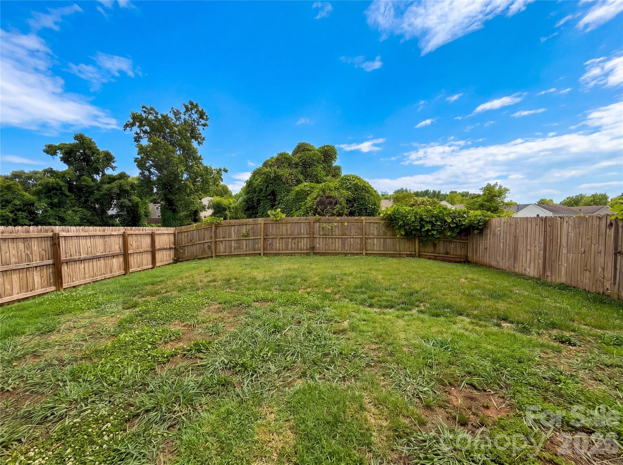 2534 Stream Bank Dr, Charlotte, NC 28269