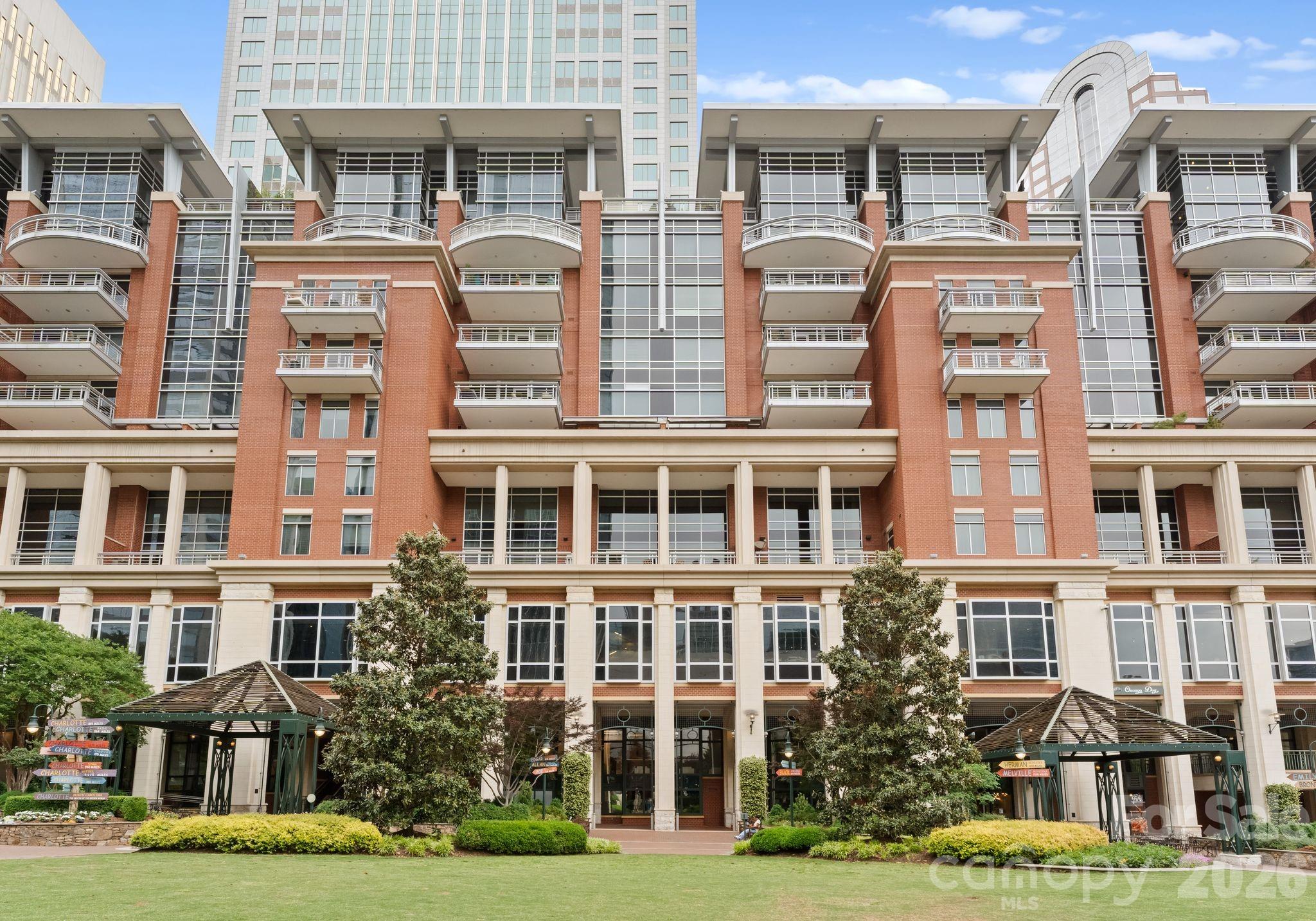 435 S Tryon St #904, Charlotte, NC 28202