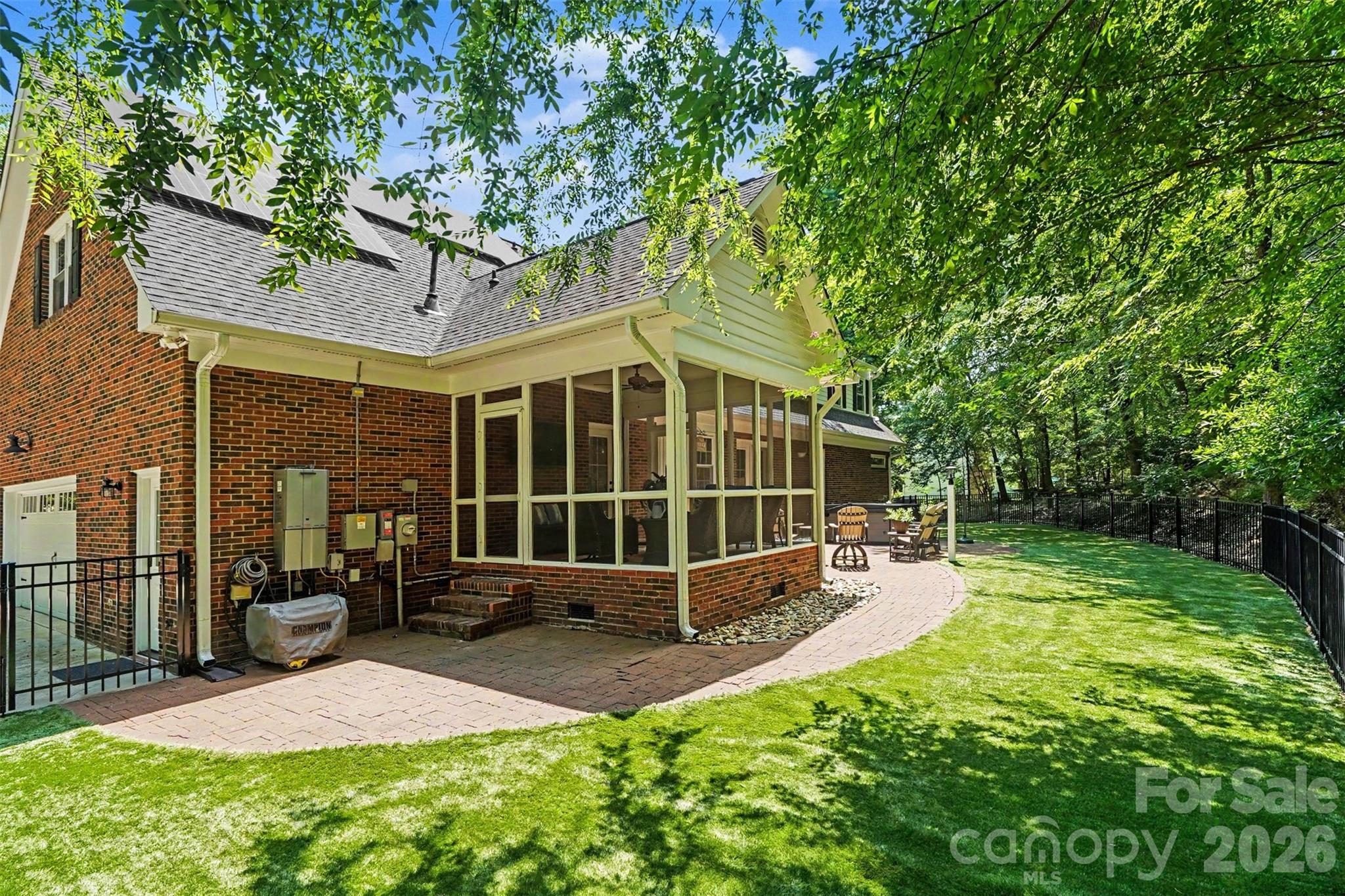 6128 Lake Providence Ln, Charlotte, NC 28277