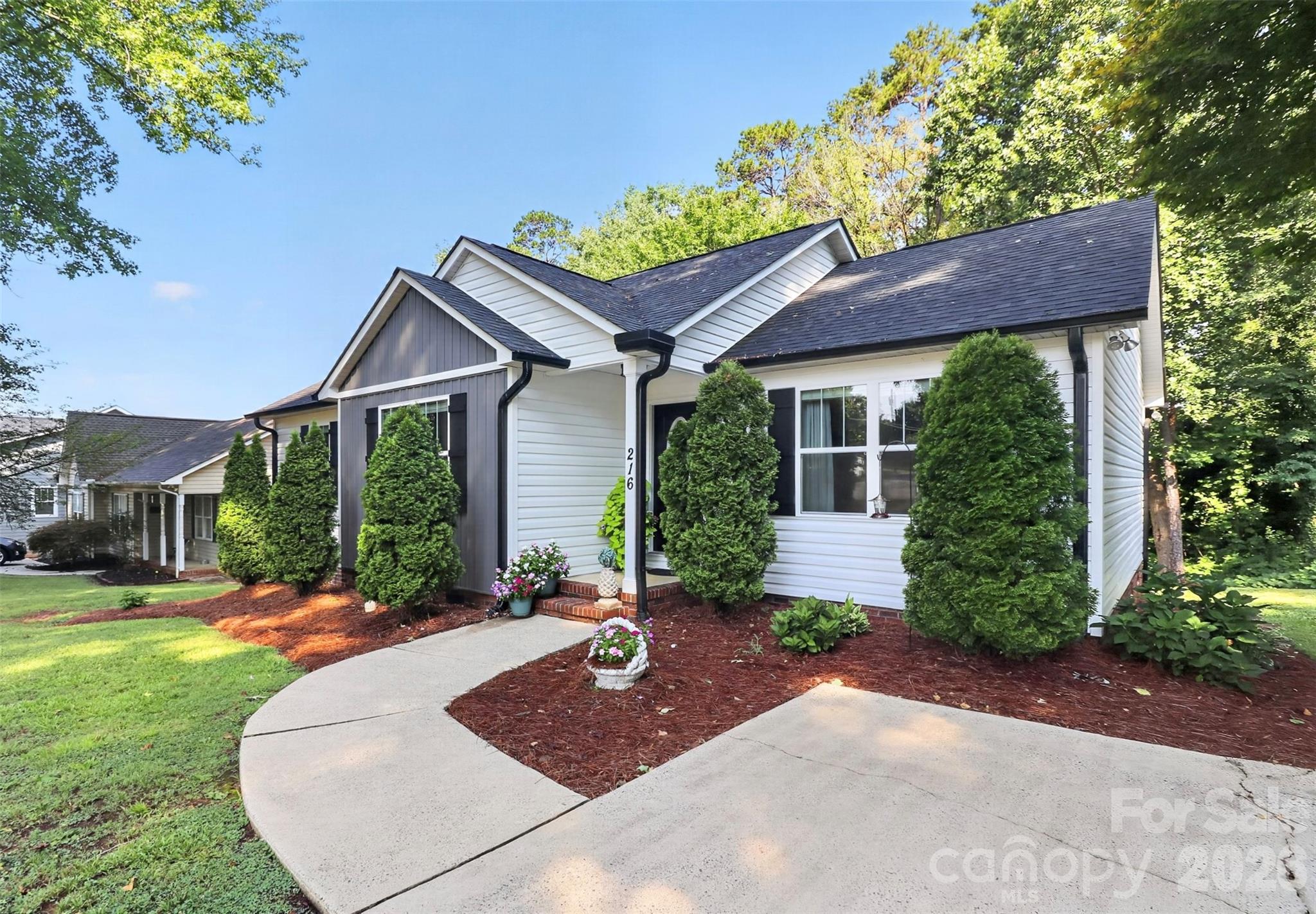 216 Hillside Ave SW, Concord, NC 28025