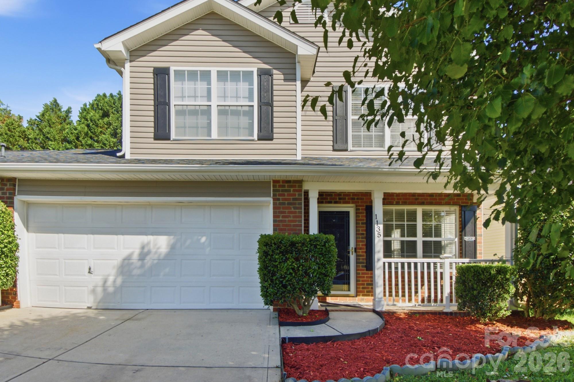 1135 Stonehenge Ln, Charlotte, NC 28216