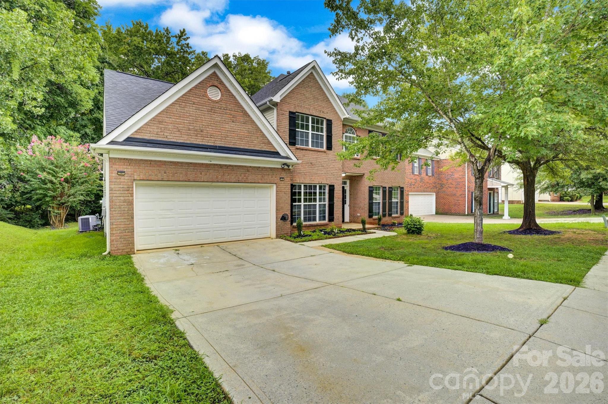 520 Grantham Ln, Charlotte, NC 28262