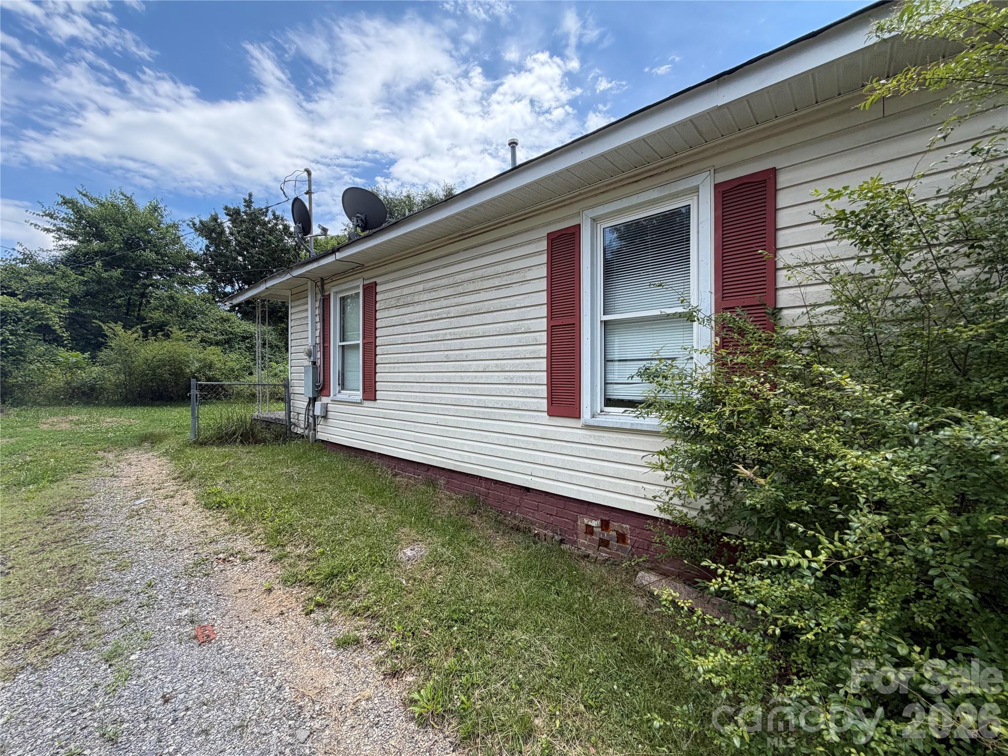 2528 Gardner St, Gastonia, NC 28056