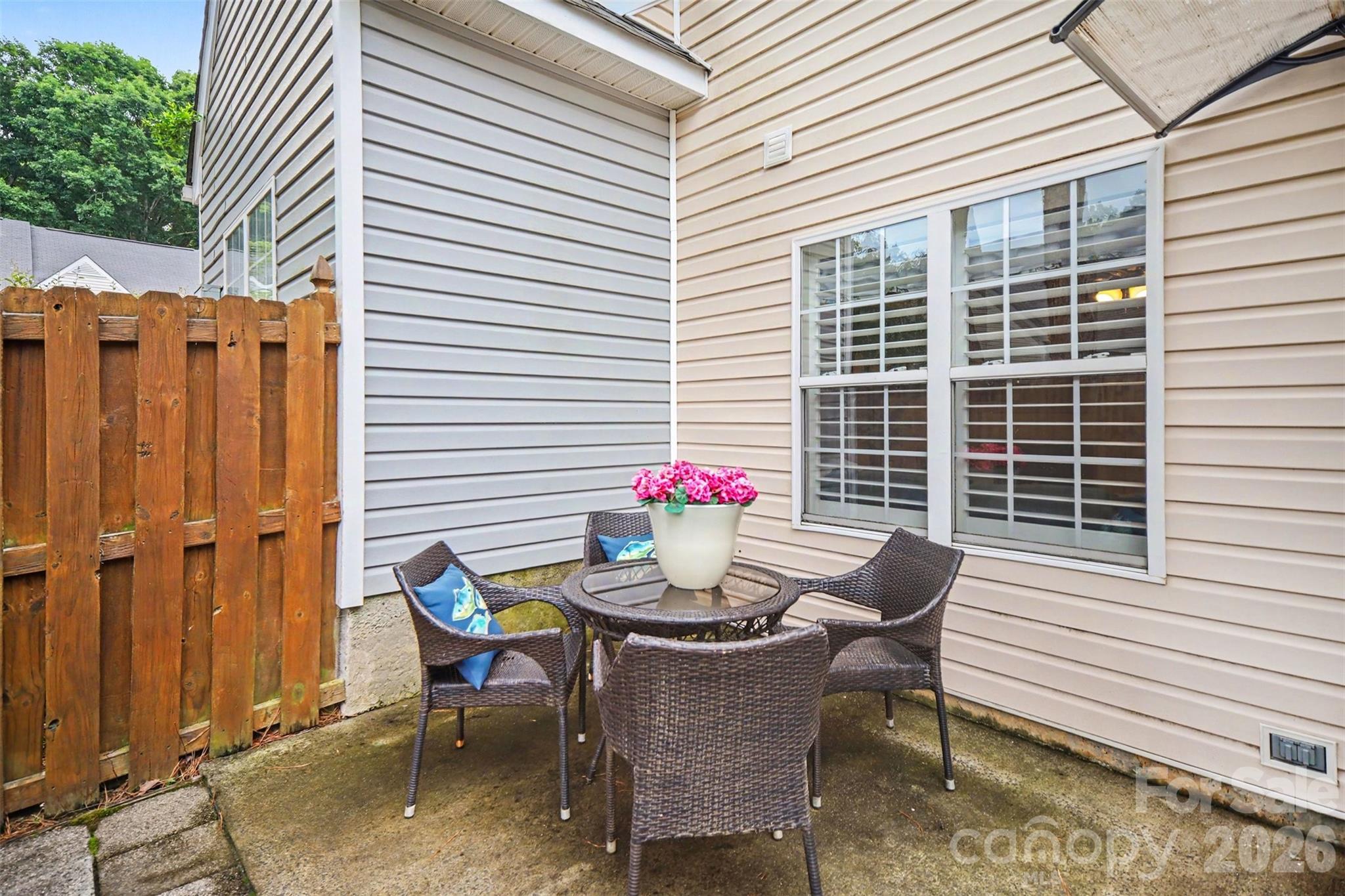 9725 Mattforest Cir, Charlotte, NC 28277