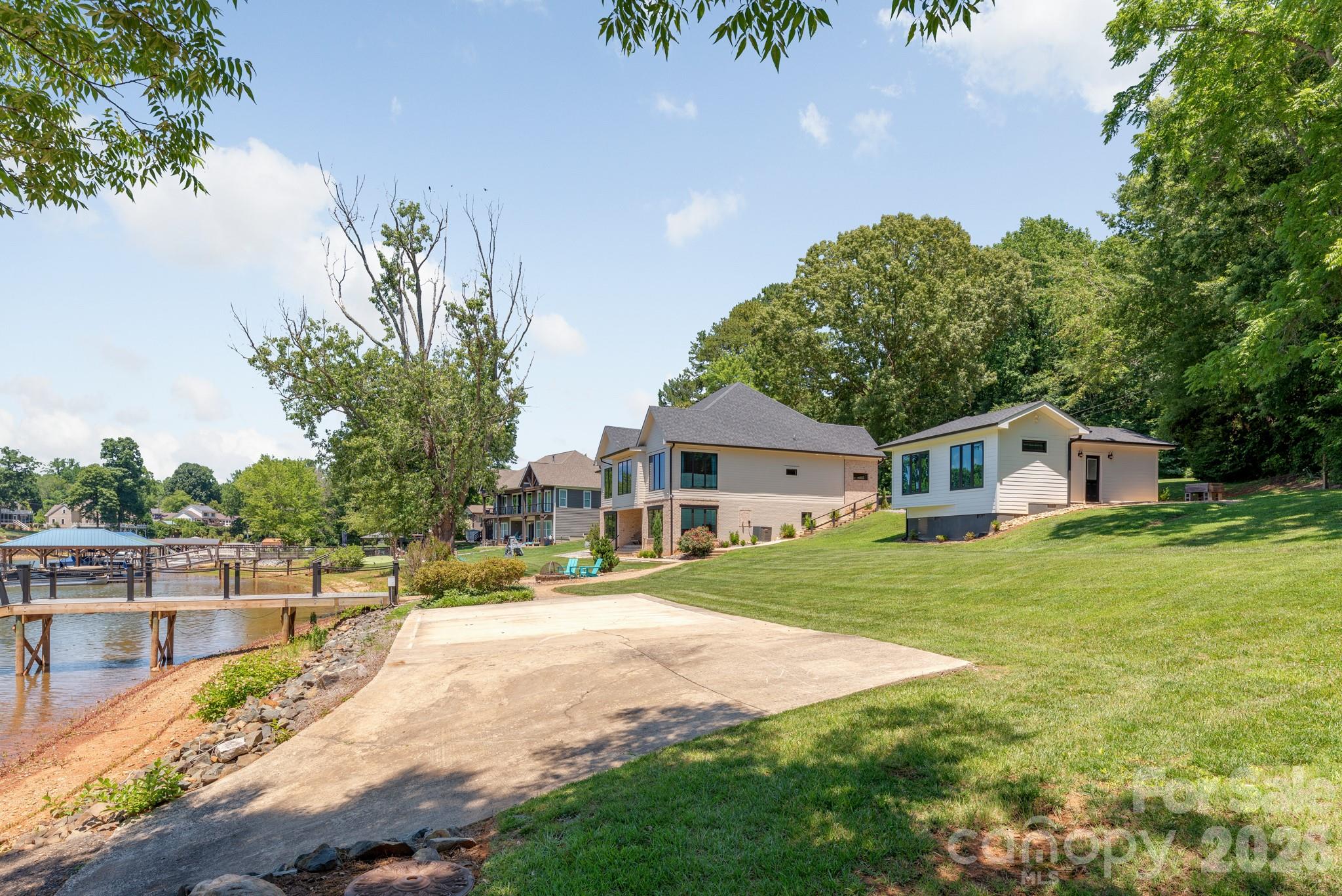 445 Sundown Rd, Mooresville, NC 28117