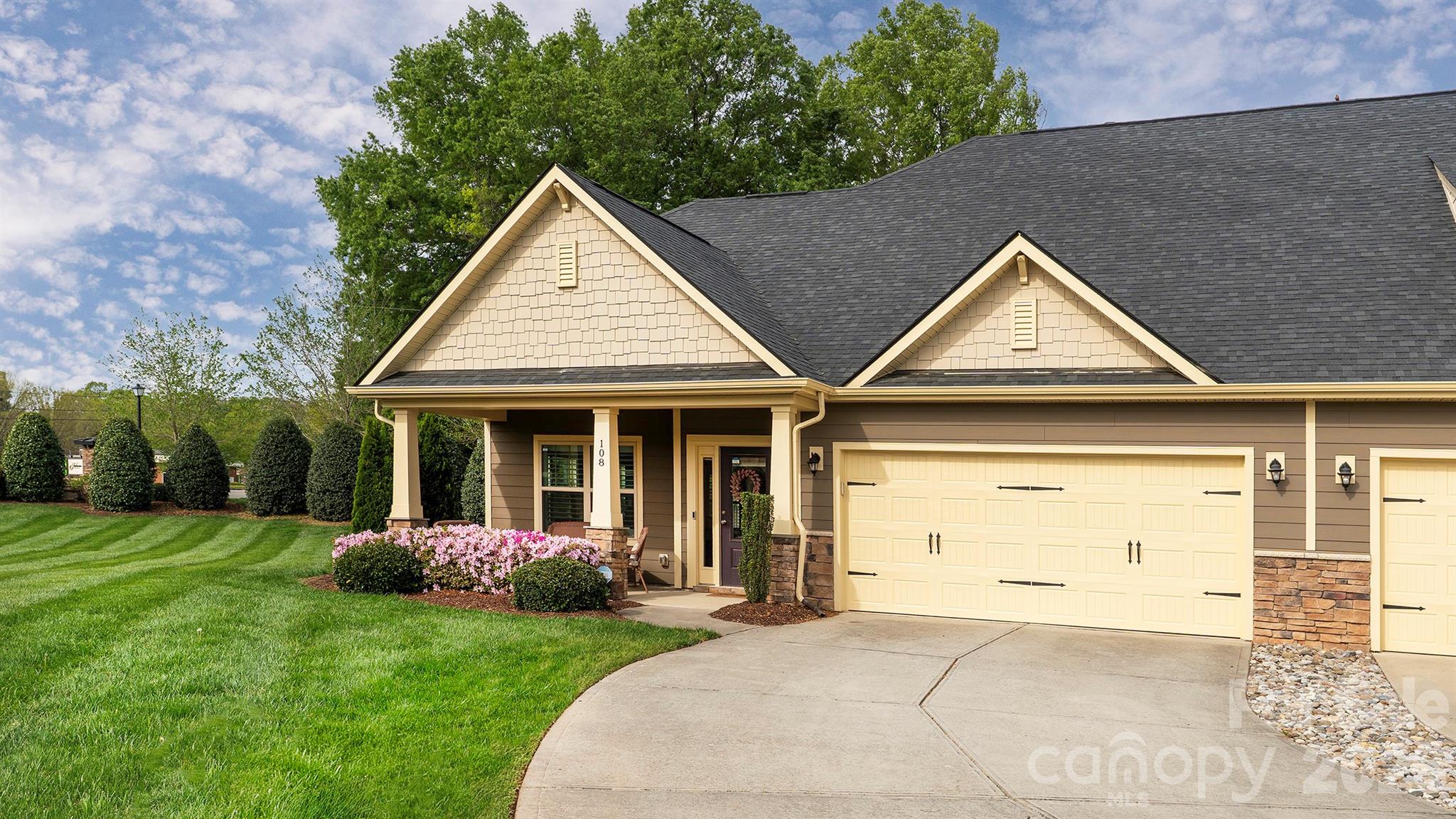 108 Damsire Ct, Mooresville, NC 28115