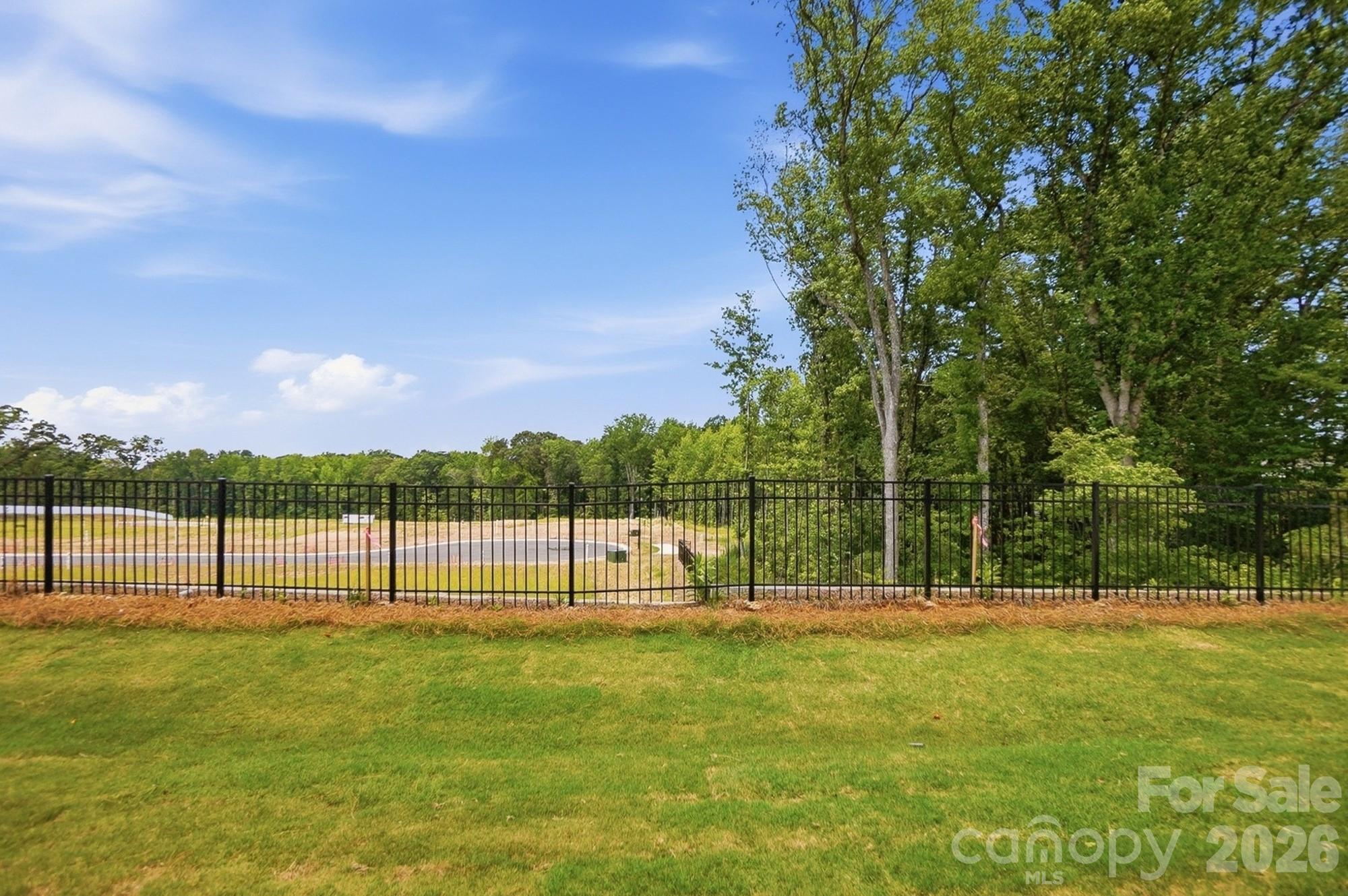 1304 Vibrant Rd, Charlotte, NC 28215