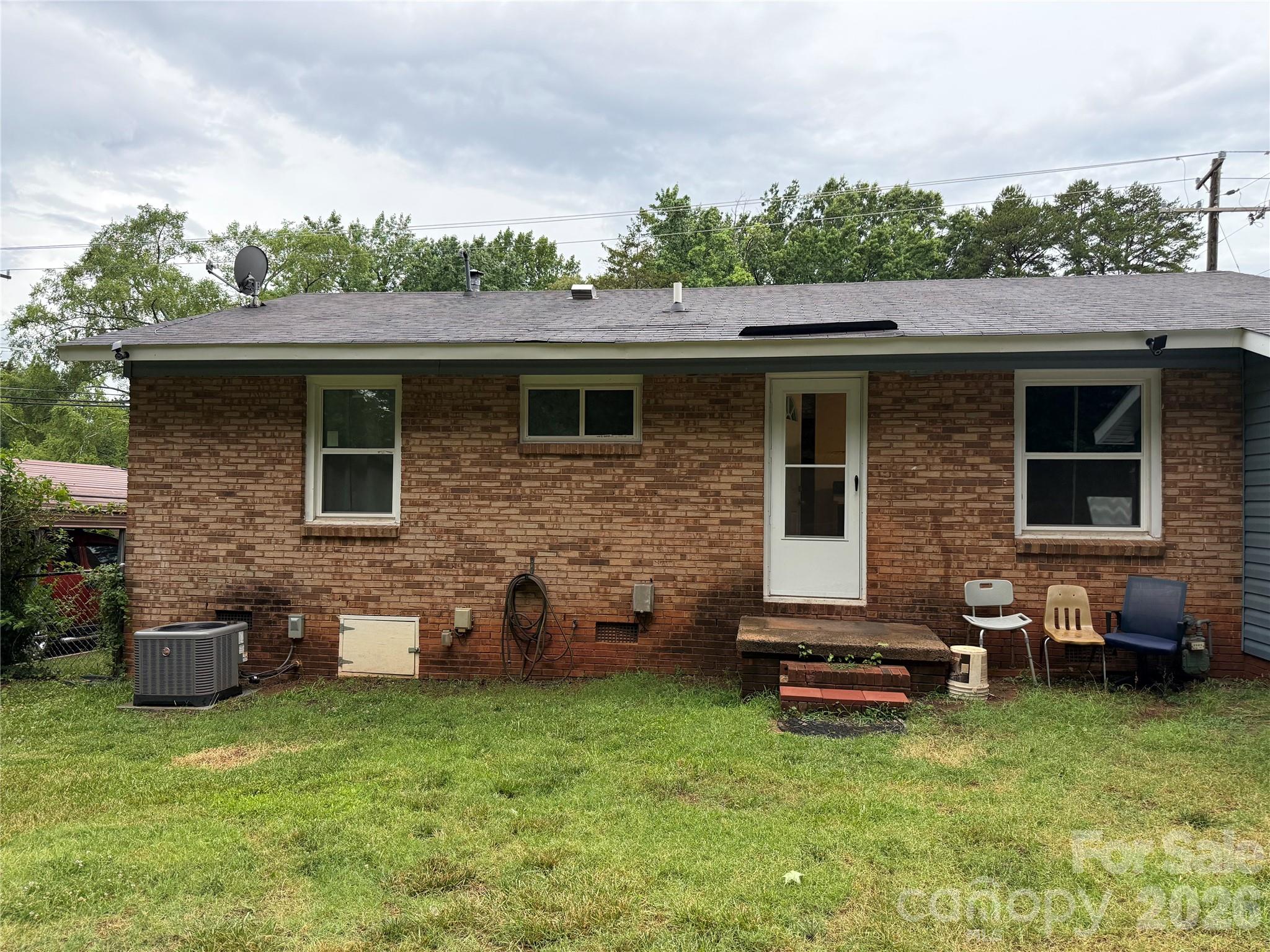 2609 Alleghany St, Charlotte, NC 28208