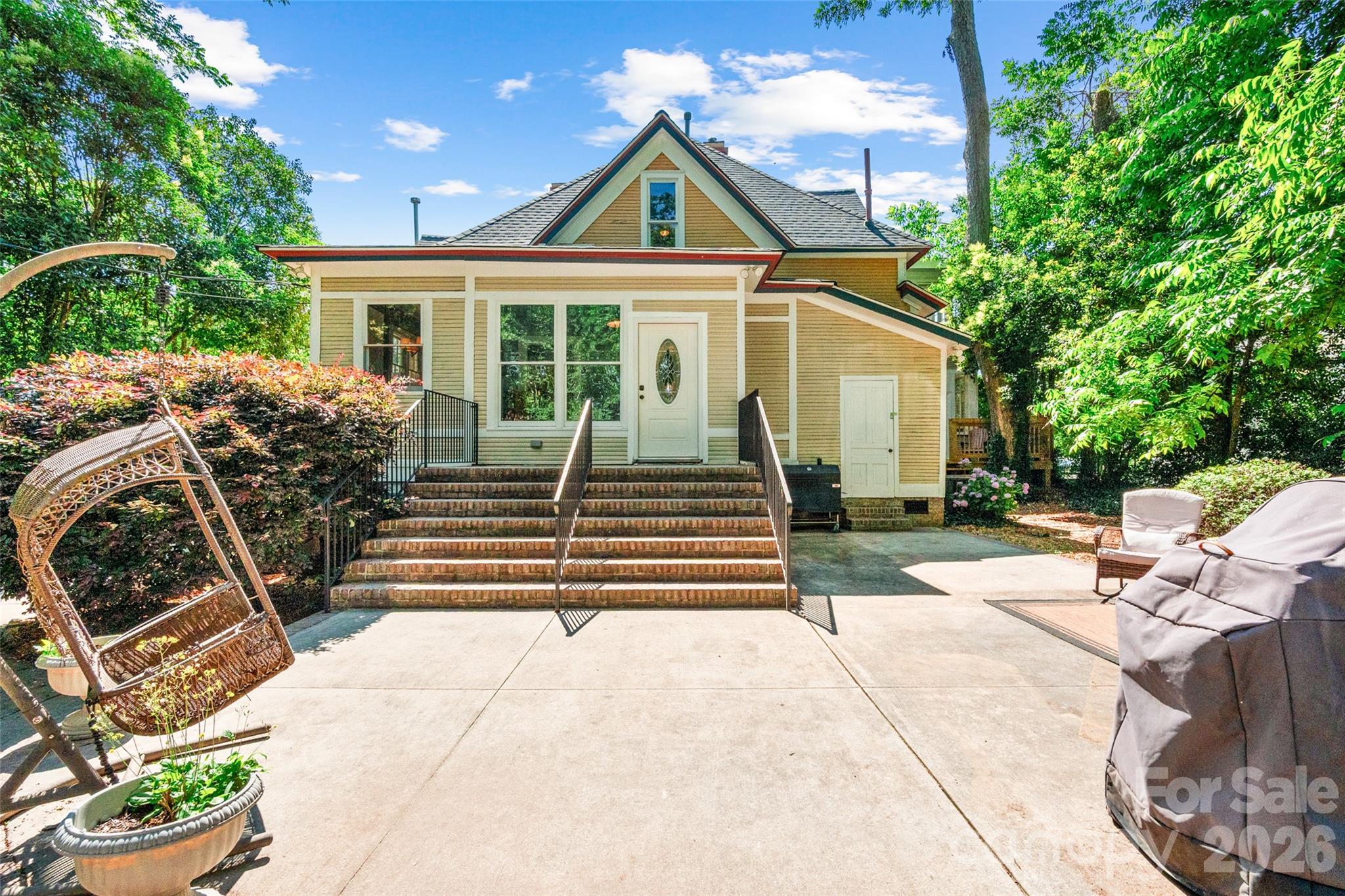 8 College St, York, SC 29745