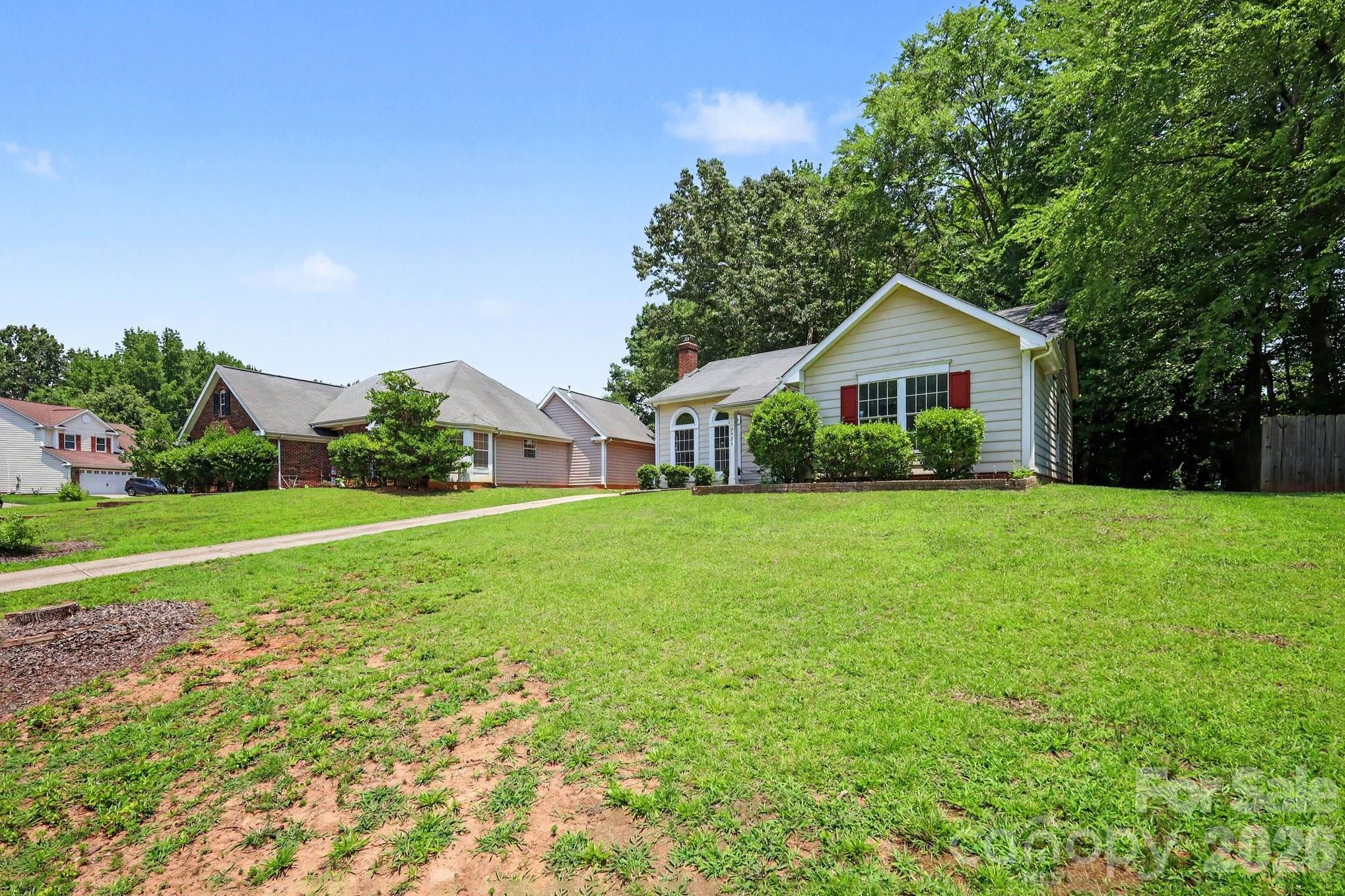 7925 Turquoise Dr, Charlotte, NC 28215