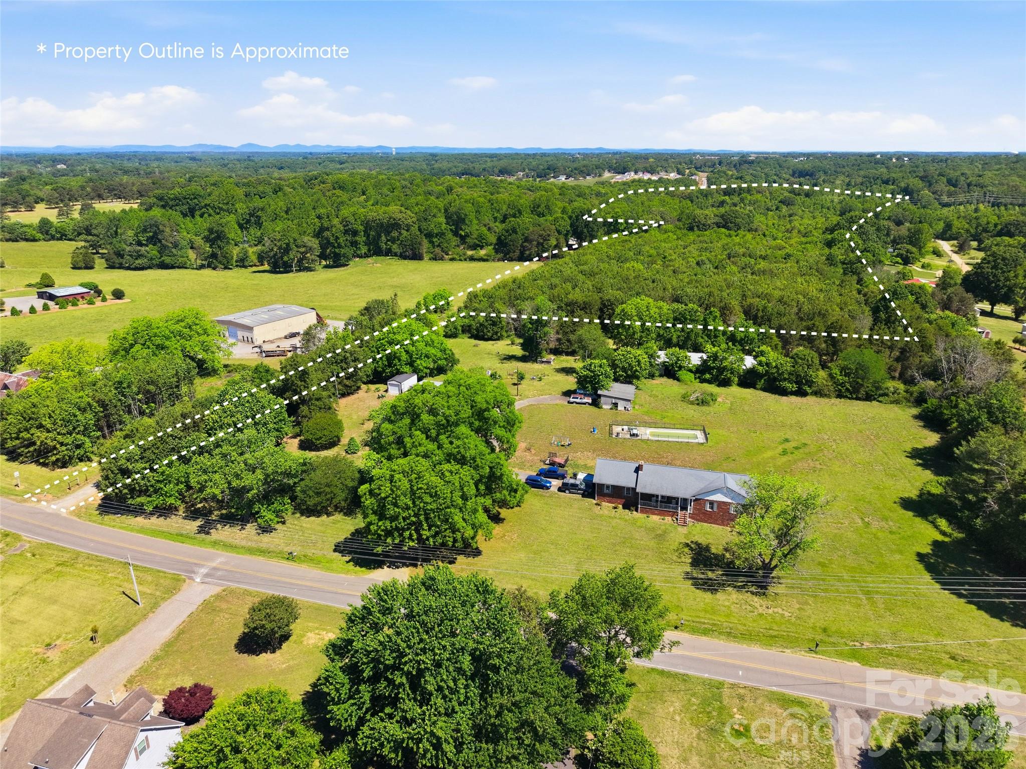 178 Old Airport Rd, Statesville, NC 28677