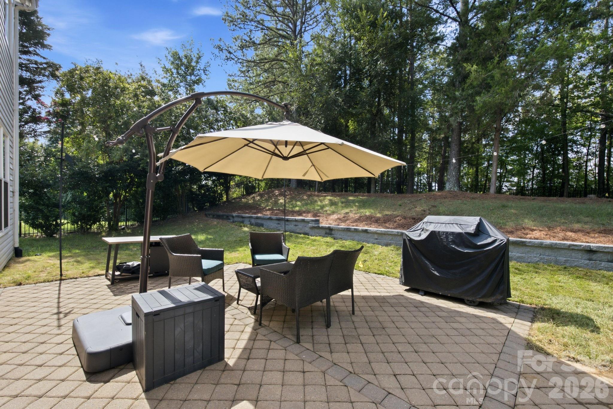16106 Cloverleaf Ct, Charlotte, NC 28277