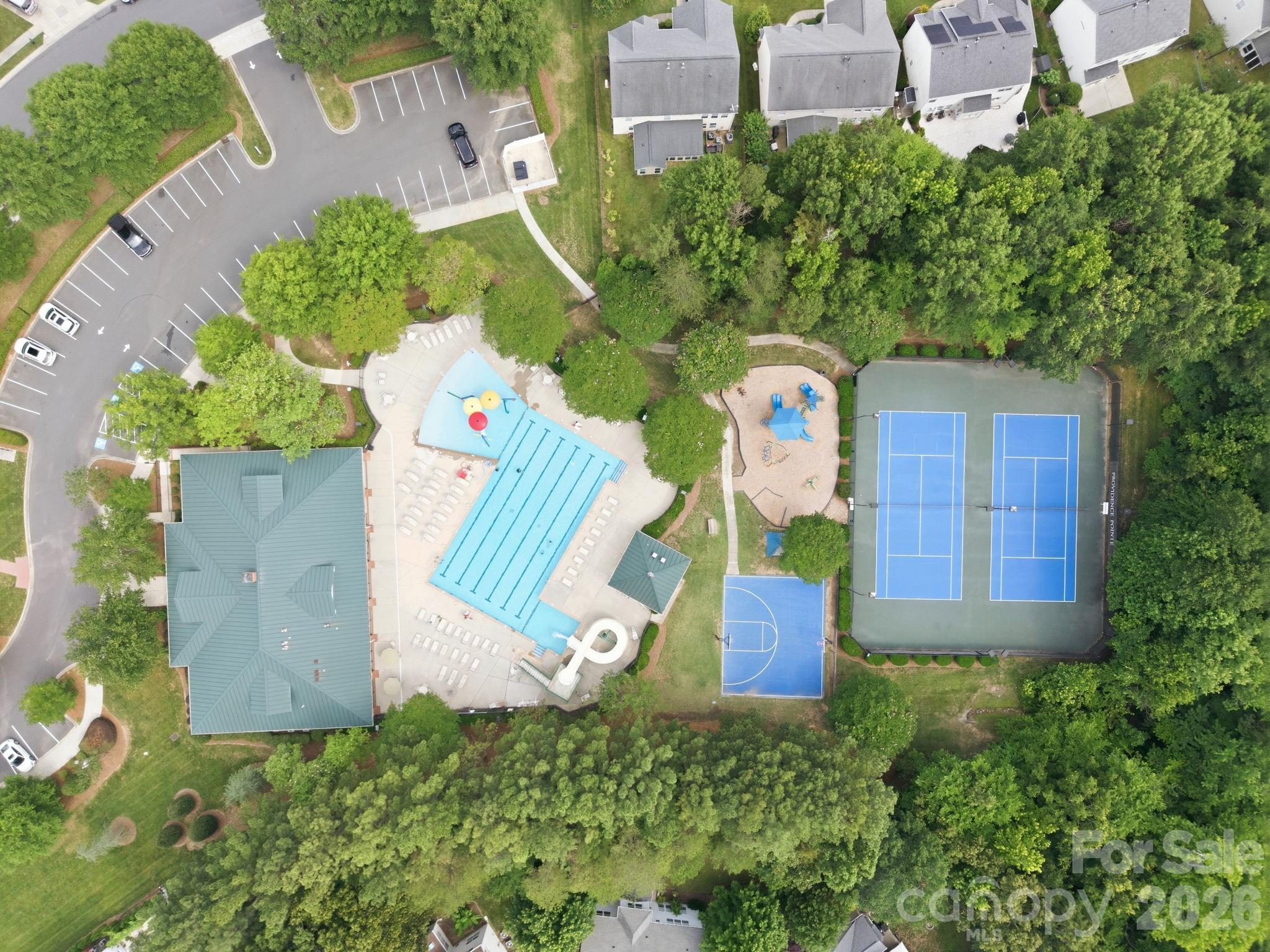 16106 Cloverleaf Ct, Charlotte, NC 28277