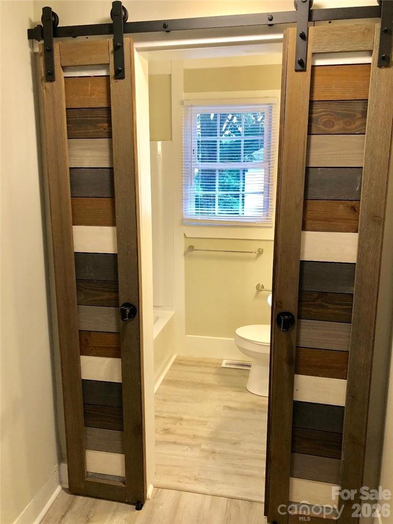 2431 Columbus Cir, Charlotte, NC 28208