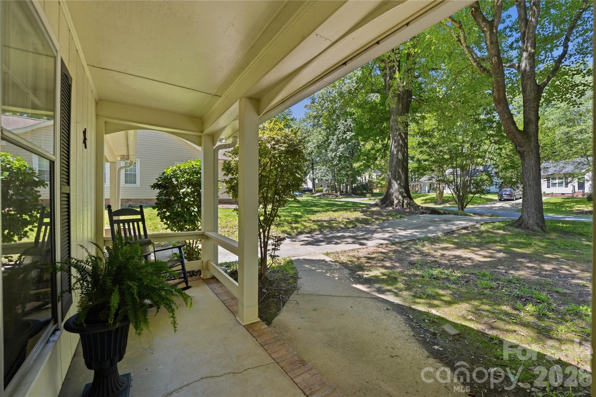 7626 Winterset Dr, Charlotte, NC 28270