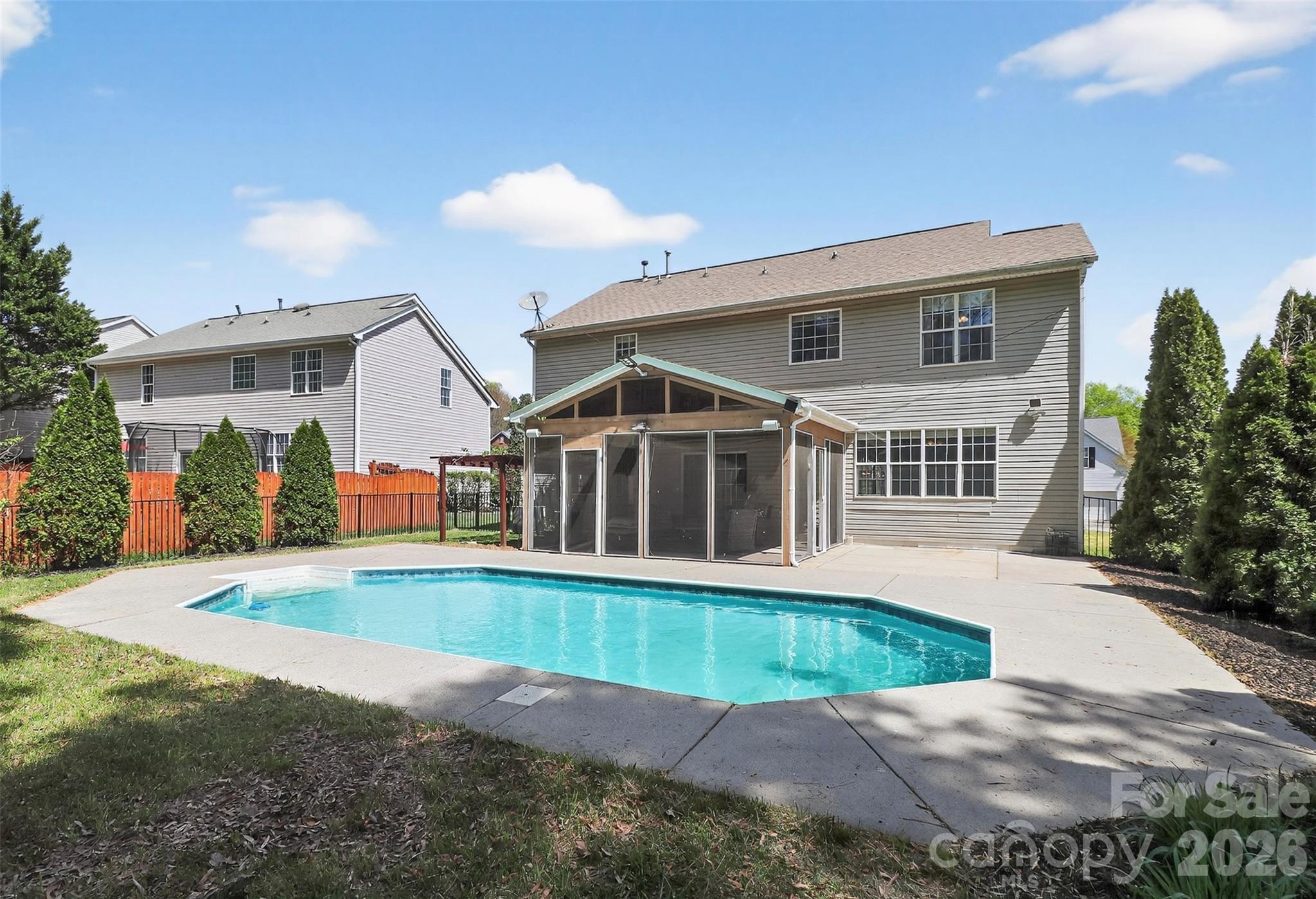 17126 Cambridge Woods Ct, Charlotte, NC 28277