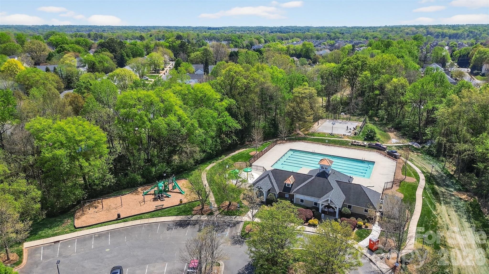 17126 Cambridge Woods Ct, Charlotte, NC 28277