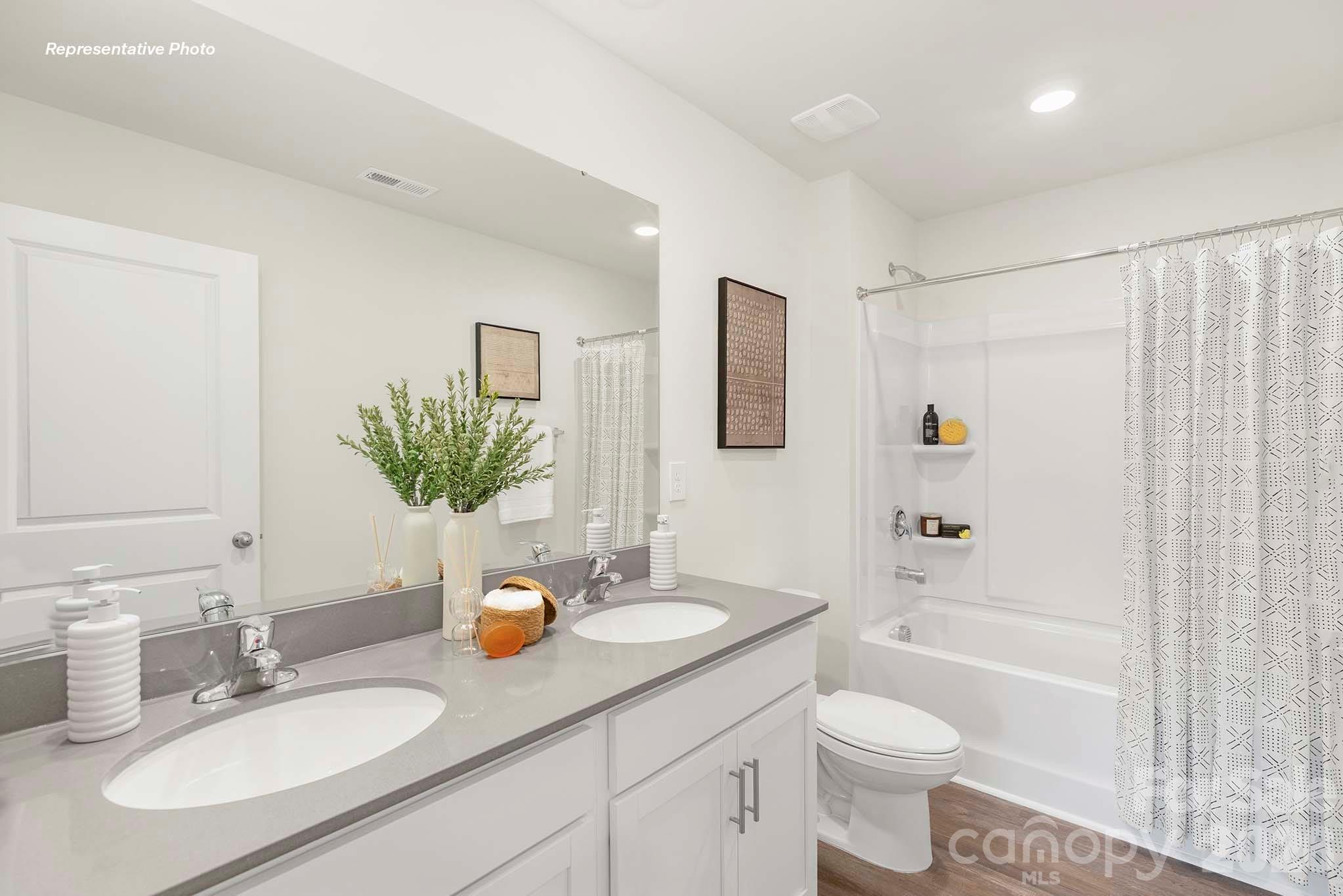 5121 Parker Forest Rd, Charlotte, NC 28215