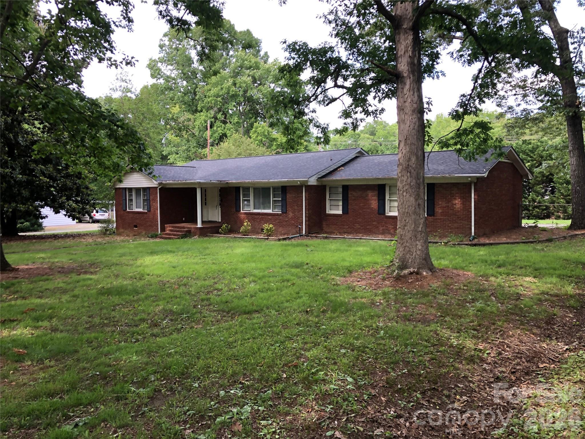 128 Woodlynn Dr, Charlotte, NC 28214