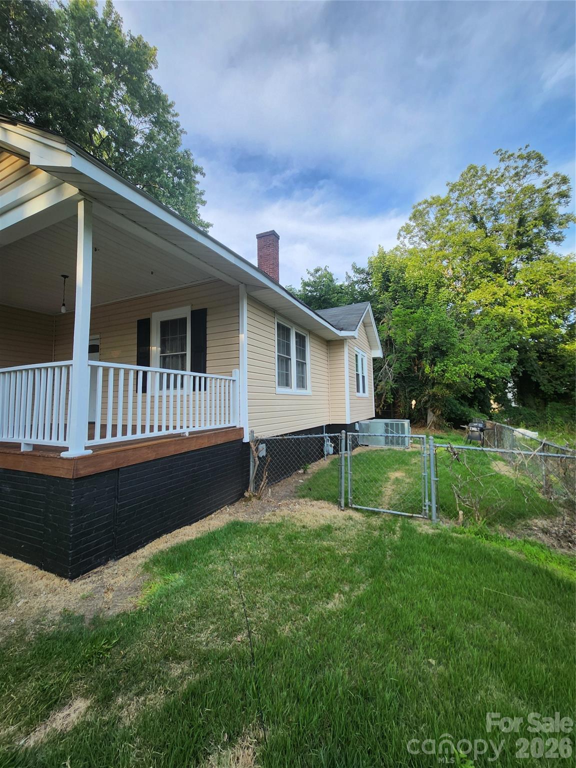 106 N Liberty St, Gastonia, NC 28052