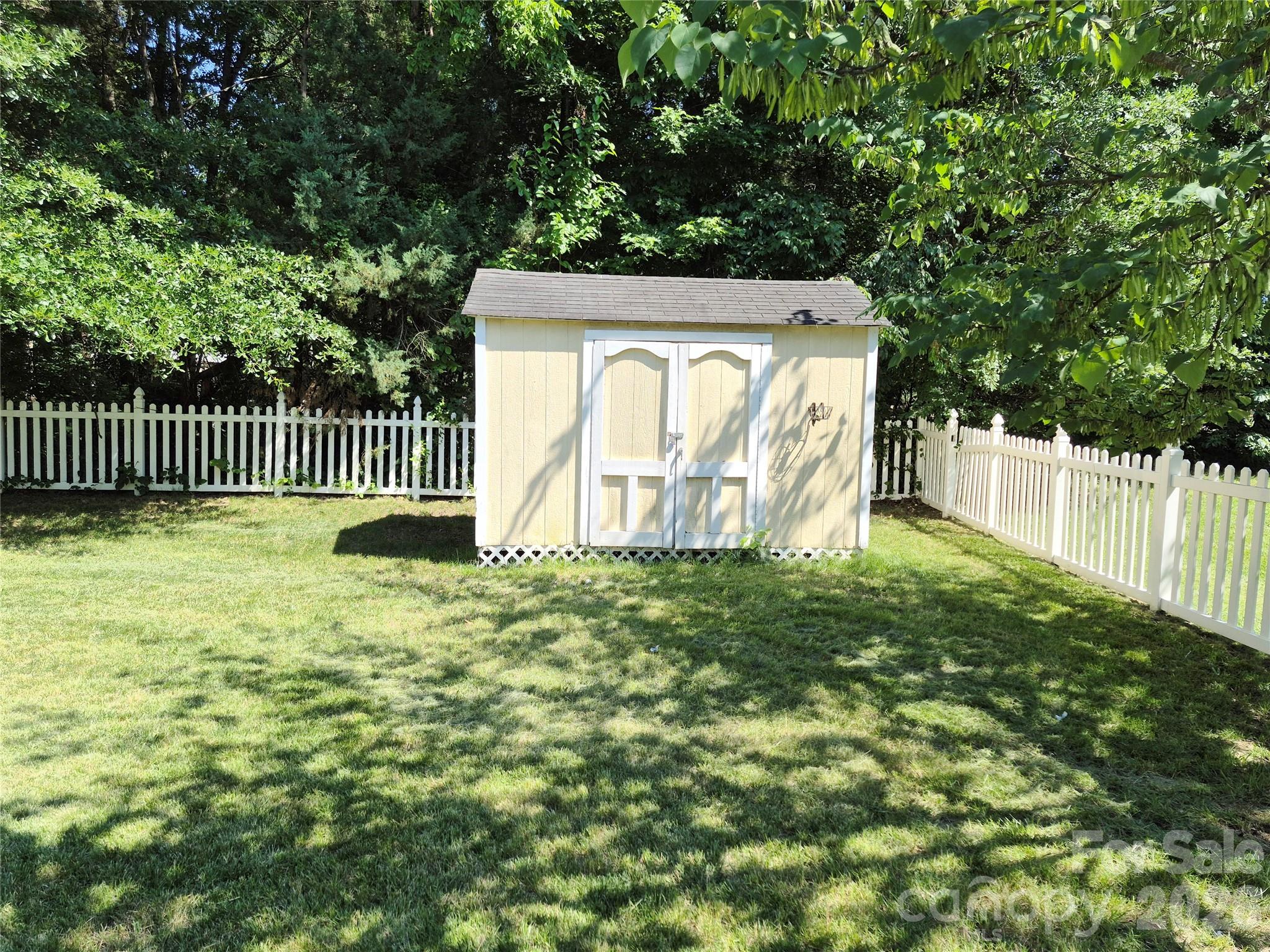 6229 Roseway Ct, Harrisburg, NC 28075