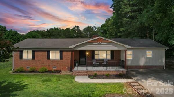 138 Shumaker Dr, Statesville, NC 28625