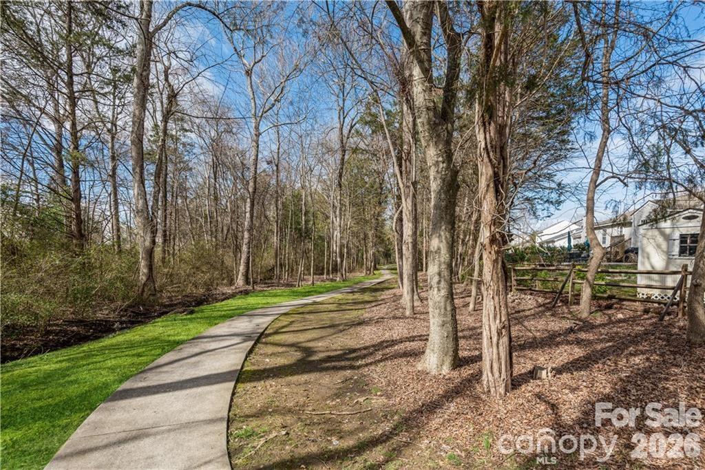 4313 Bubbling Brook Ct, Charlotte, NC 28278