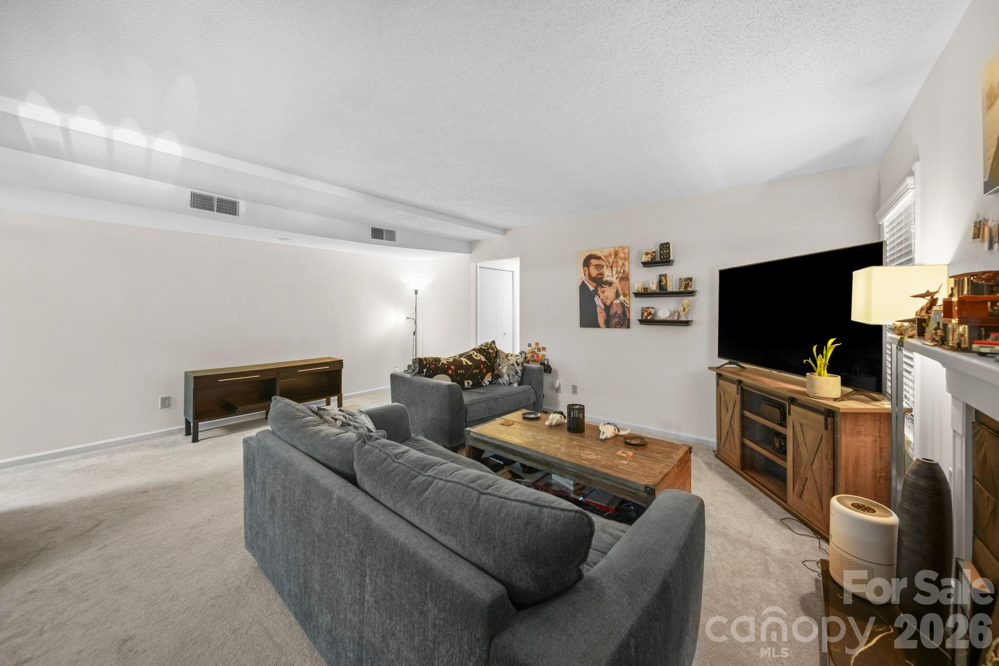 6049 Green Forest Dr, Charlotte, NC 28212