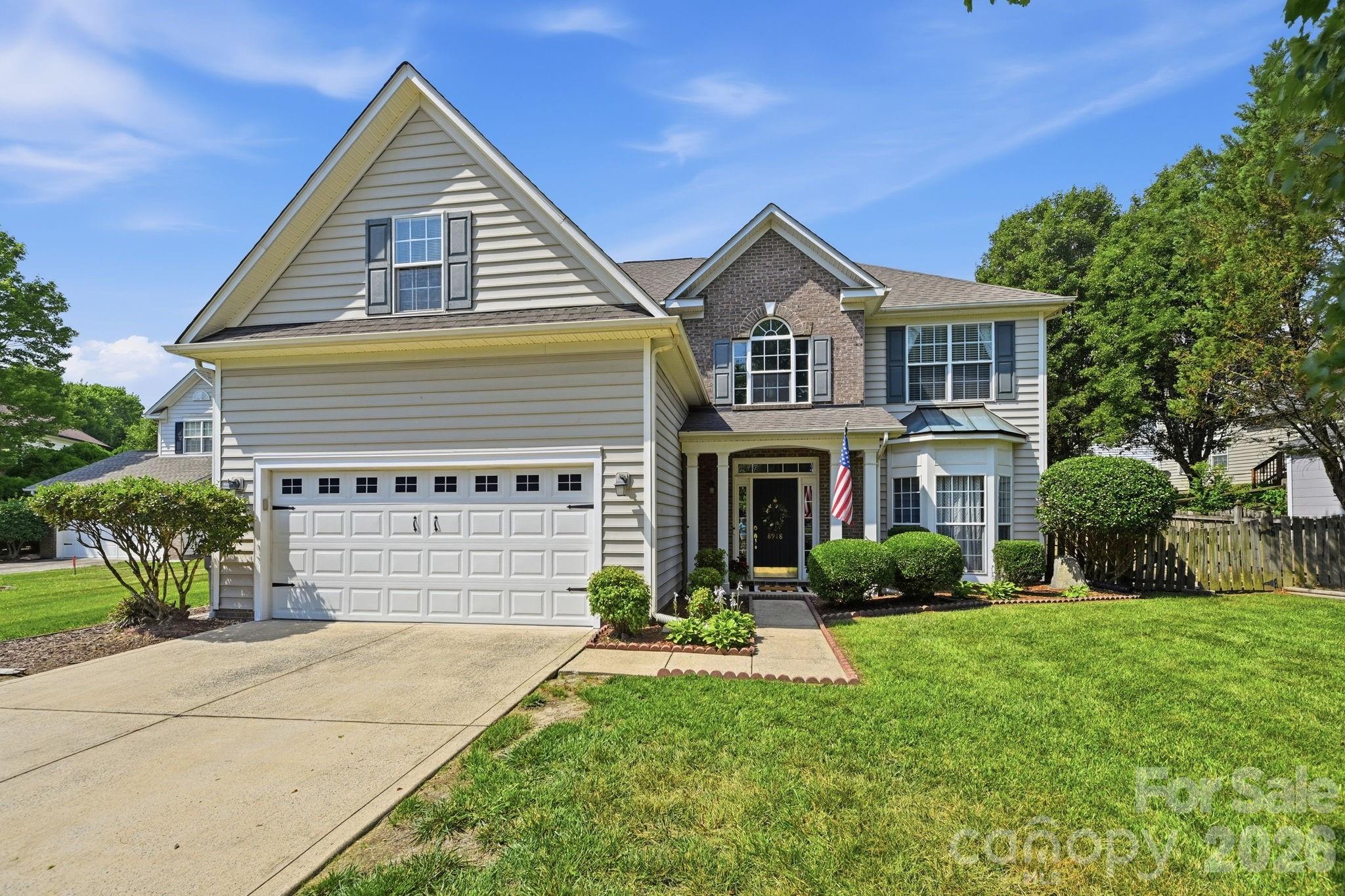 8918 Magennis Grove Ct, Charlotte, NC 28216