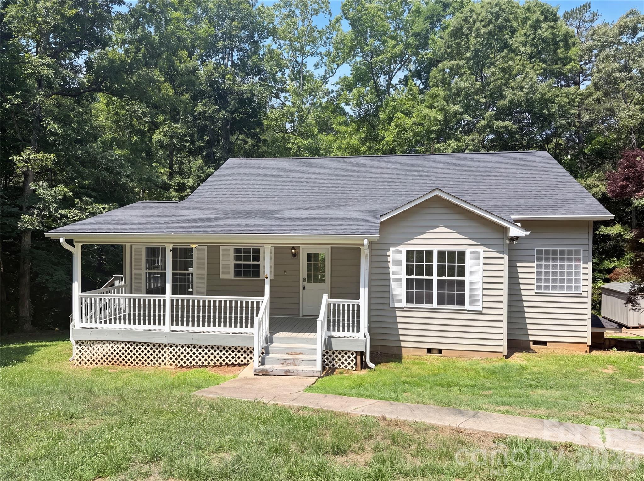 221 Grandview Dr, Statesville, NC 28677