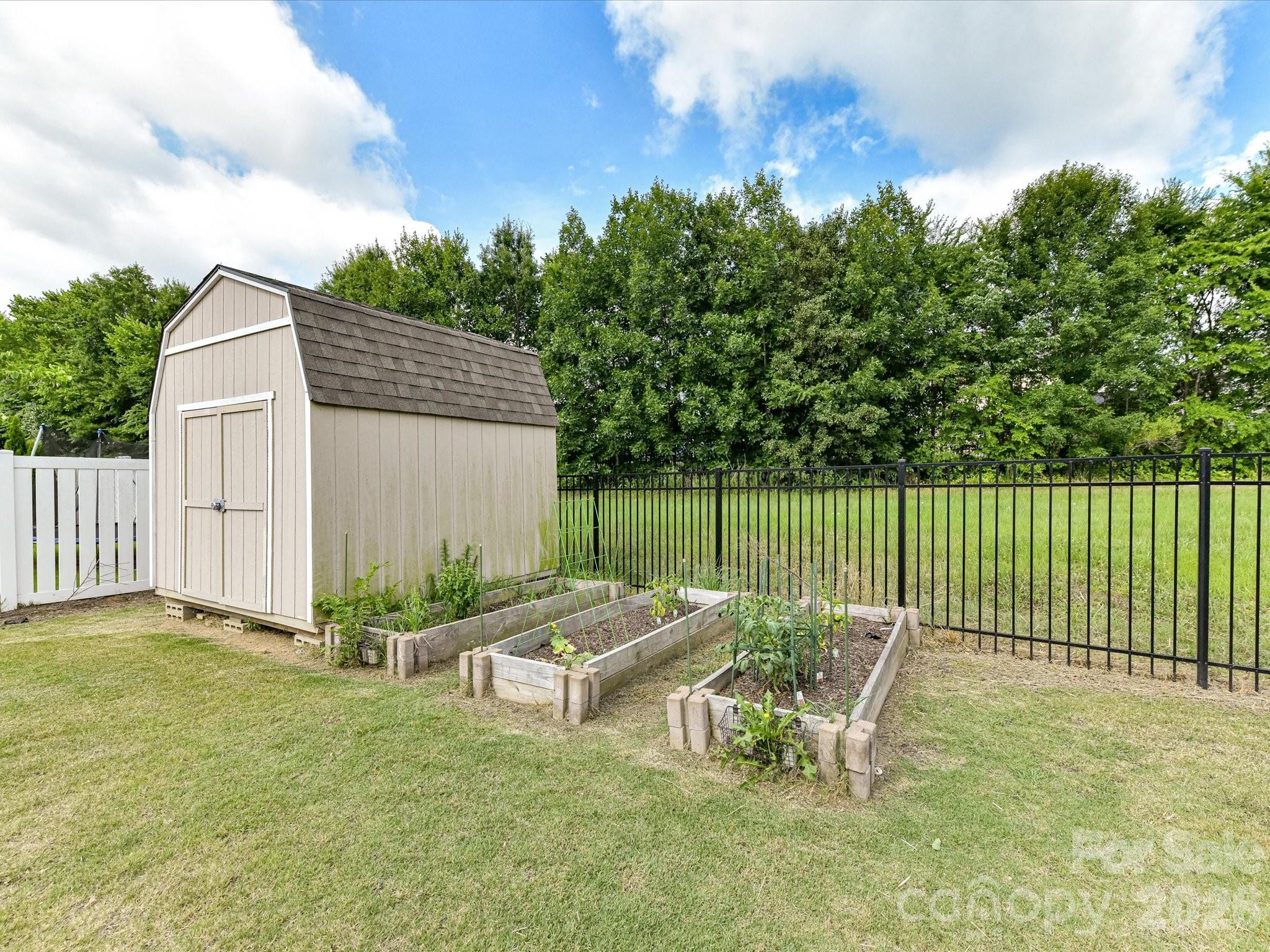 1033 Blue Stream Ln, Indian Trail, NC 28079