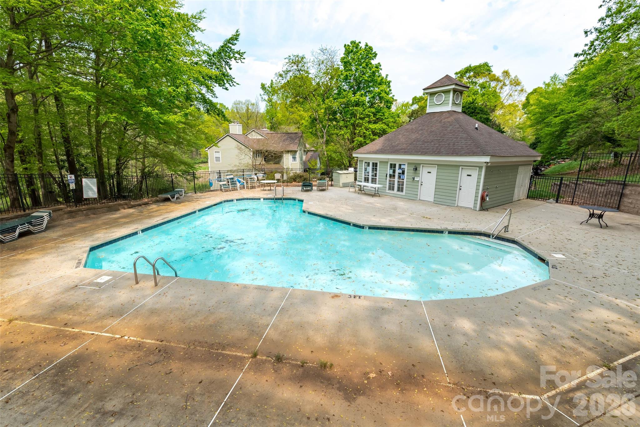 6150 Gray Gate Ln #J, Charlotte, NC 28210