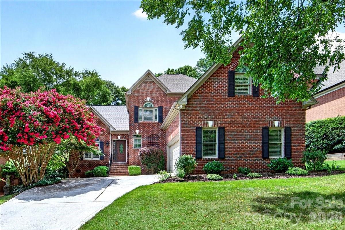 6784 Lynrose Ct, Charlotte, NC 28226