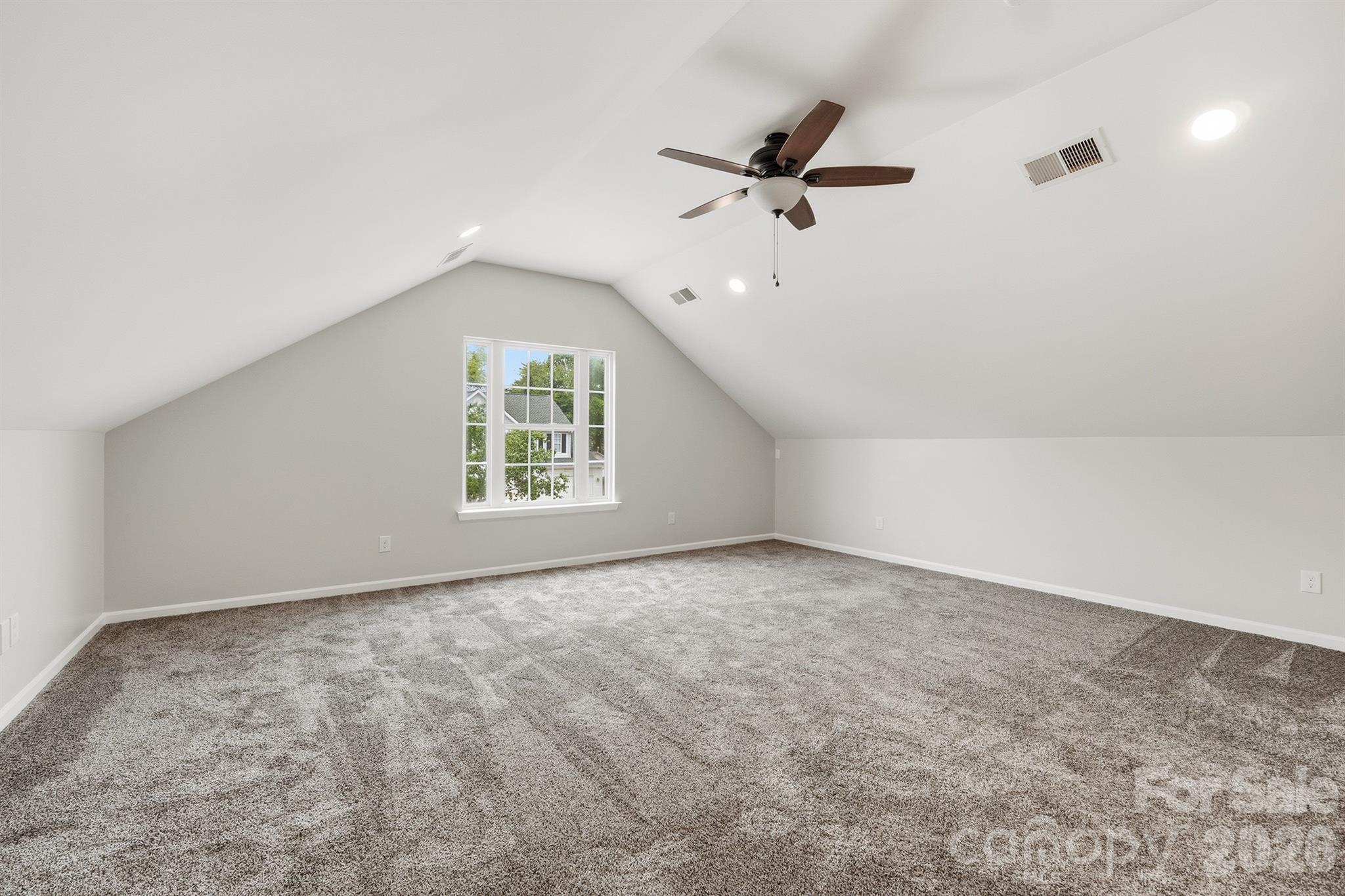 13409 Planters Row Dr, Charlotte, NC 28278