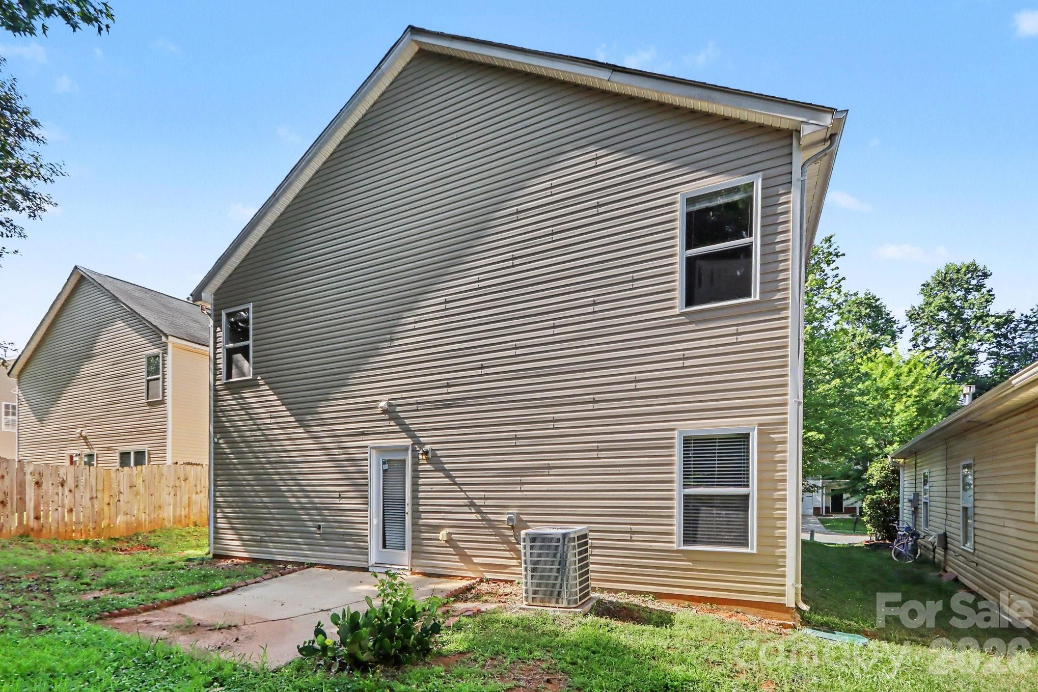8120 Nikki Cole Dr, Charlotte, NC 28215