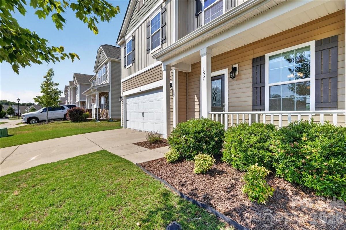 157 Kingsway Dr, Mooresville, NC 28115