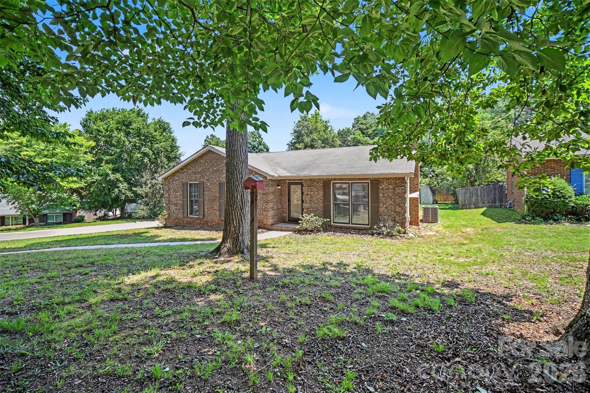 9720 Stillwater Ln, Mint Hill, NC 28227